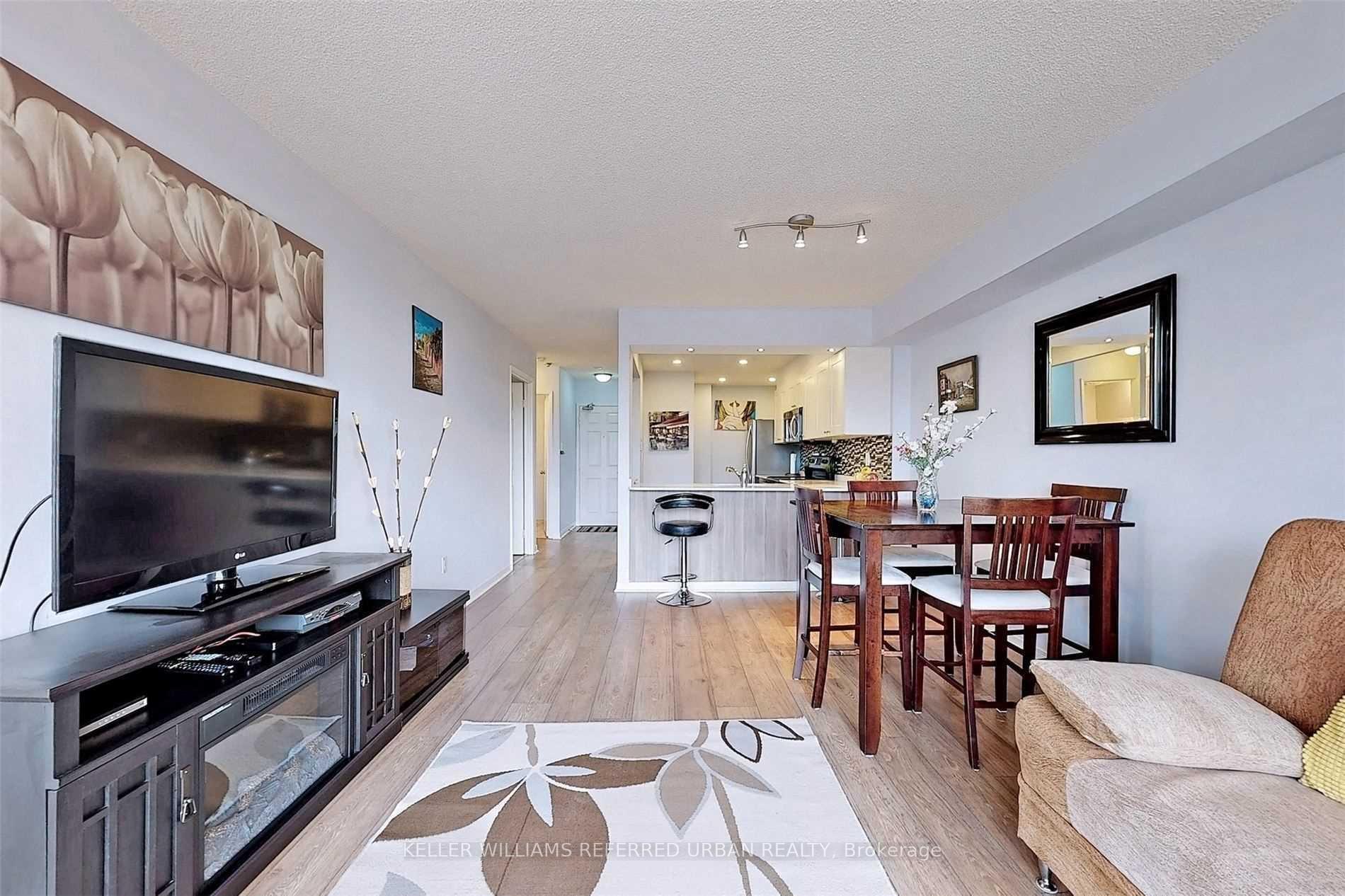 Photo 10 of Unit 420, 309 Major Mackenzie Drive E, Richmond Hill, Harding — HOMEH