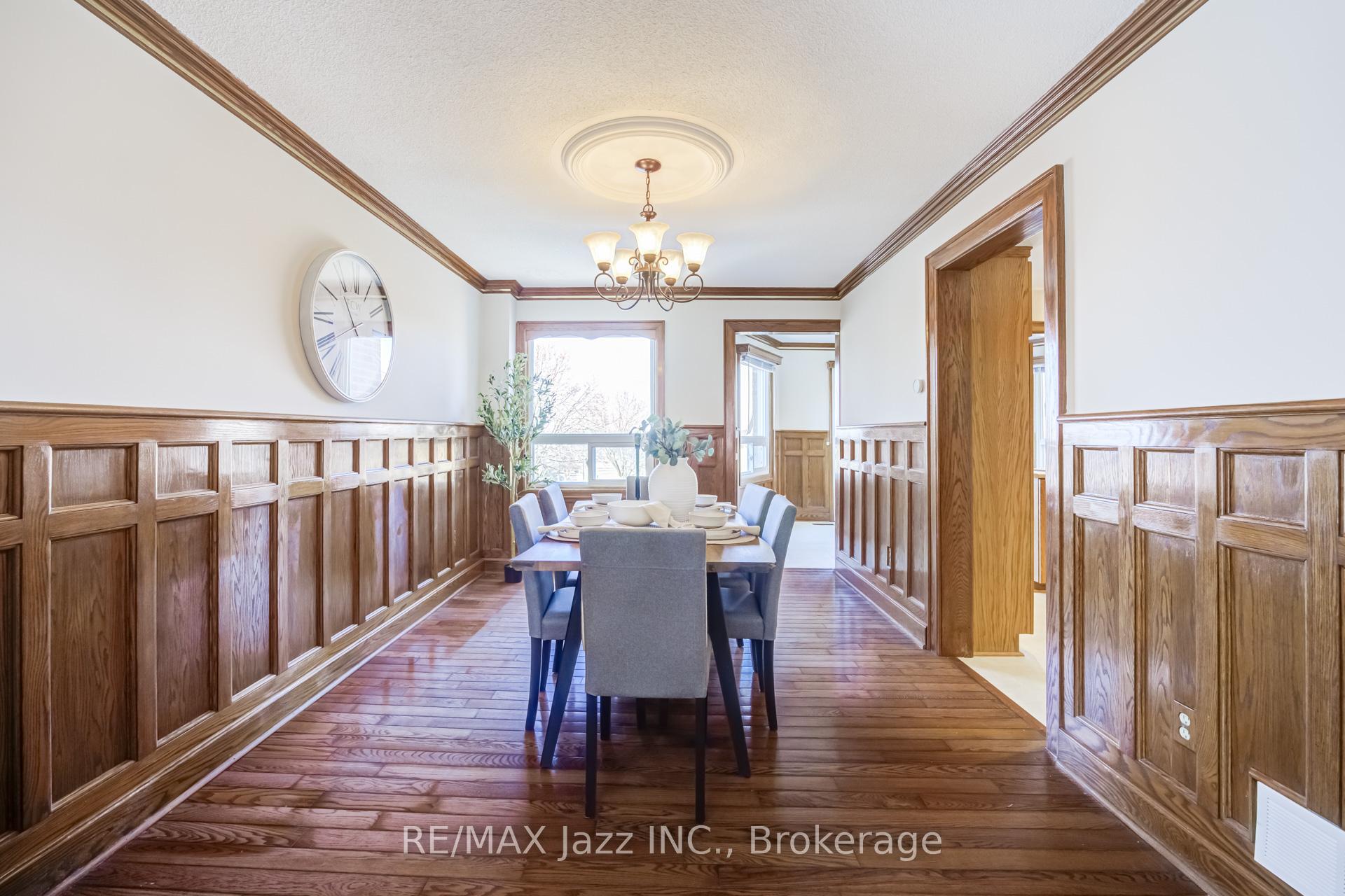 Photo 7 of 2 Coomer Crescent, Ajax, Central — HOMEH