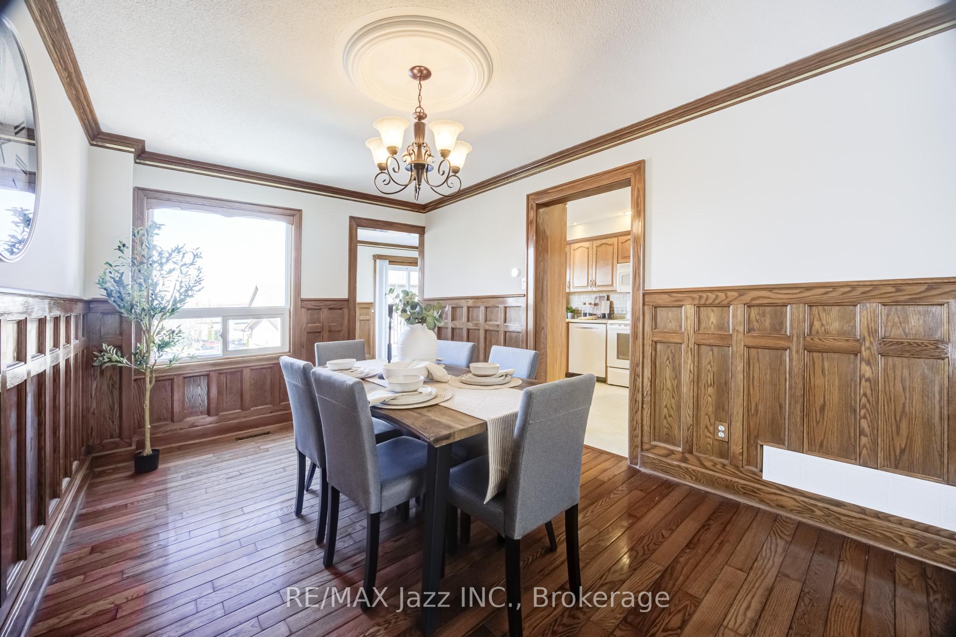 Photo 9 of 2 Coomer Crescent, Ajax, Central — HOMEH