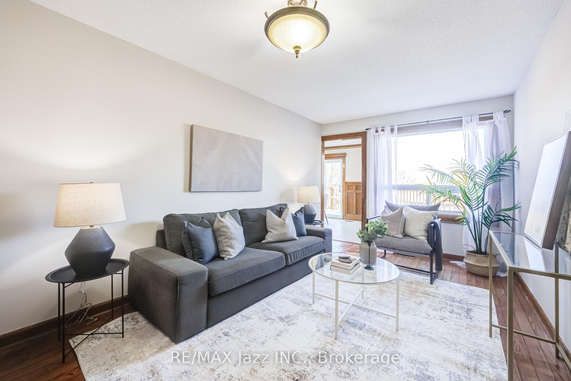 Photo 15 of 2 Coomer Crescent, Ajax, Central — HOMEH