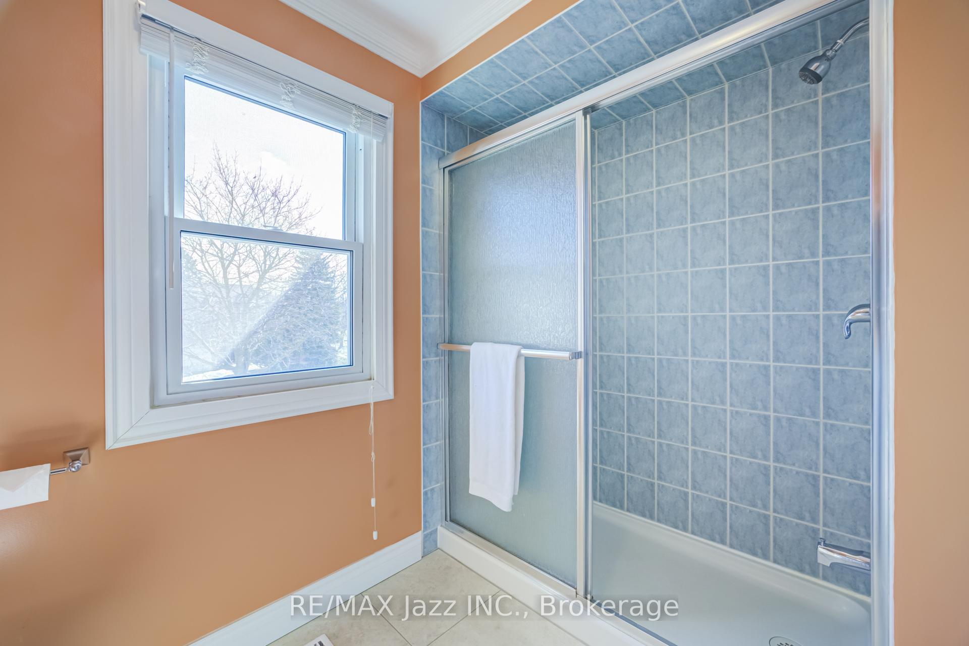 Photo 30 of 2 Coomer Crescent, Ajax, Central — HOMEH