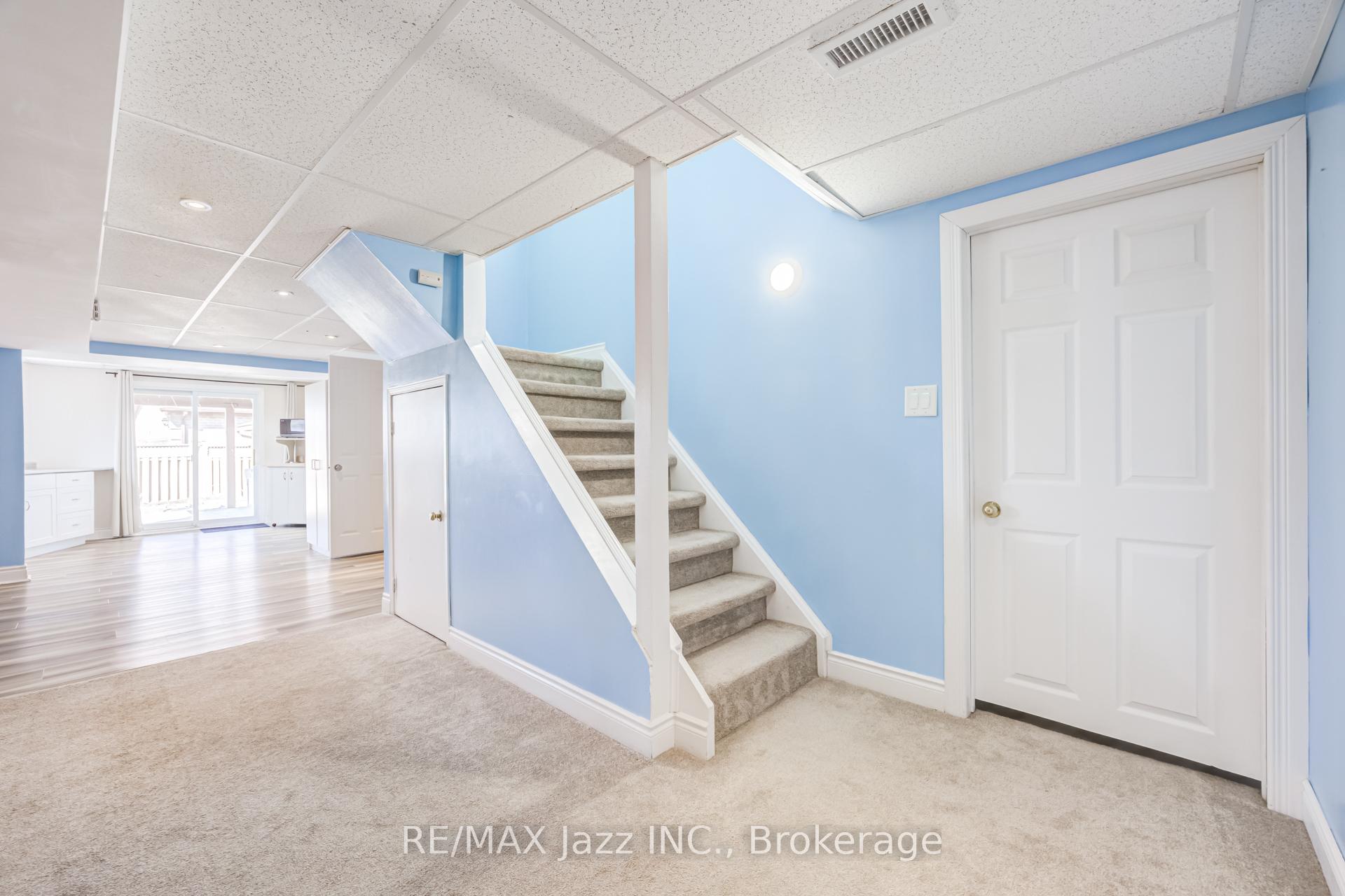Photo 33 of 2 Coomer Crescent, Ajax, Central — HOMEH