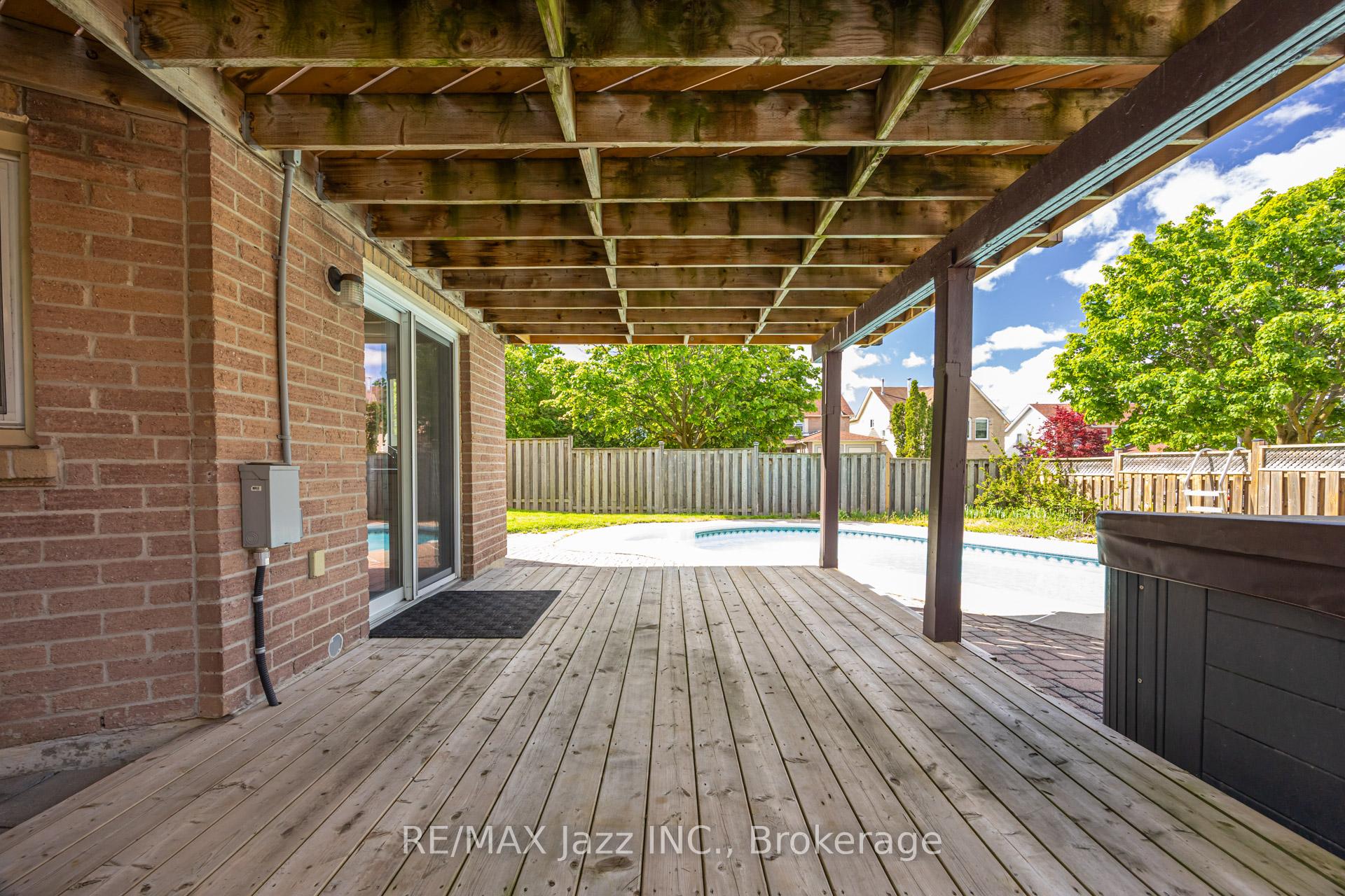 Photo 41 of 2 Coomer Crescent, Ajax, Central — HOMEH