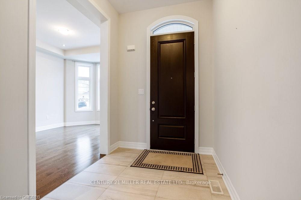 Photo 3 of 211 Magnolia Crescent, Oakville, Glenorchy — HOMEH
