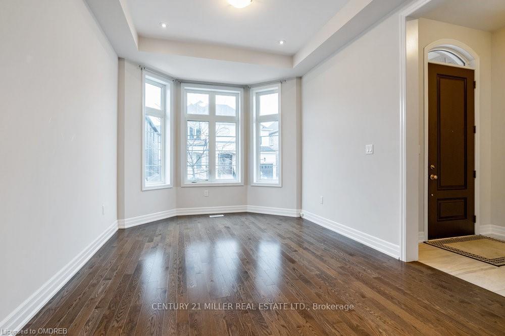 Photo 4 of 211 Magnolia Crescent, Oakville, Glenorchy — HOMEH