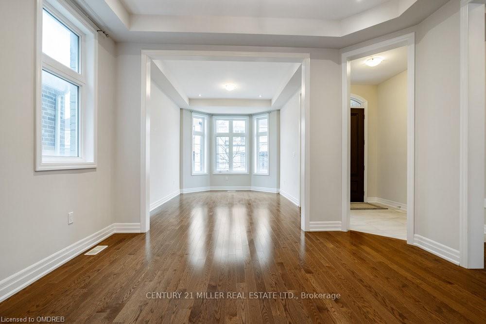 Photo 6 of 211 Magnolia Crescent, Oakville, Glenorchy — HOMEH