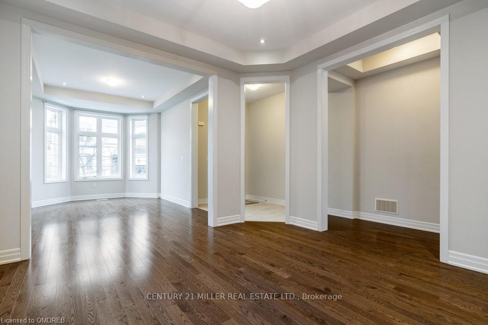 Photo 8 of 211 Magnolia Crescent, Oakville, Glenorchy — HOMEH