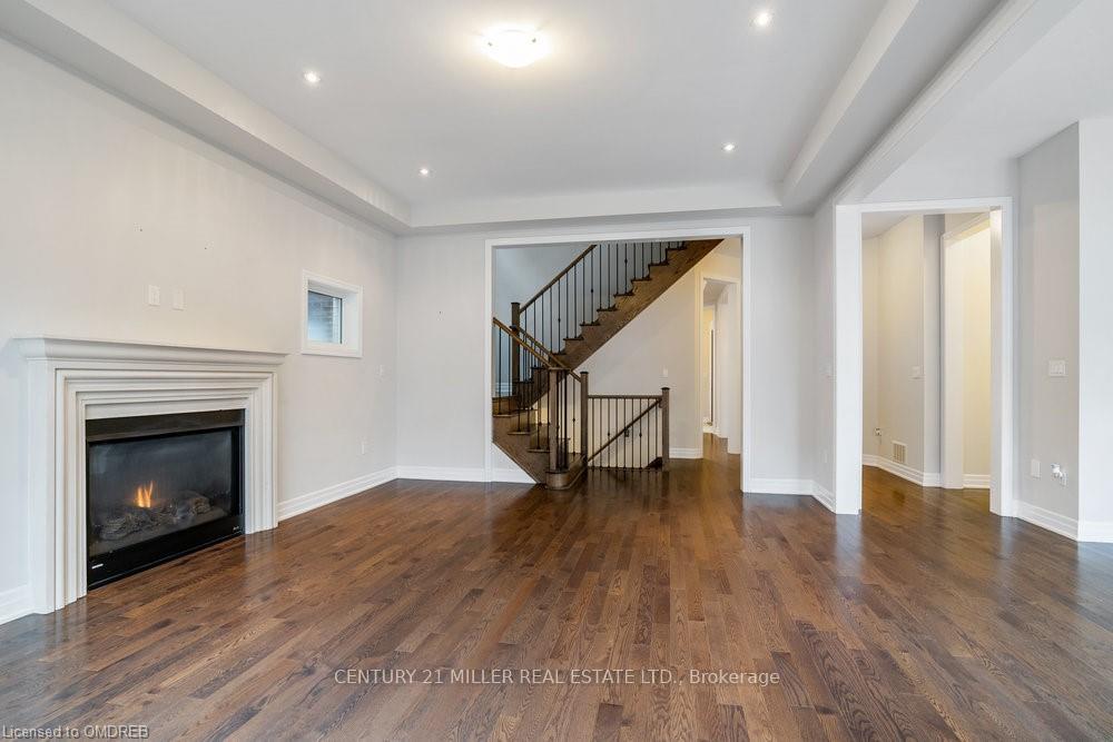 Photo 10 of 211 Magnolia Crescent, Oakville, Glenorchy — HOMEH