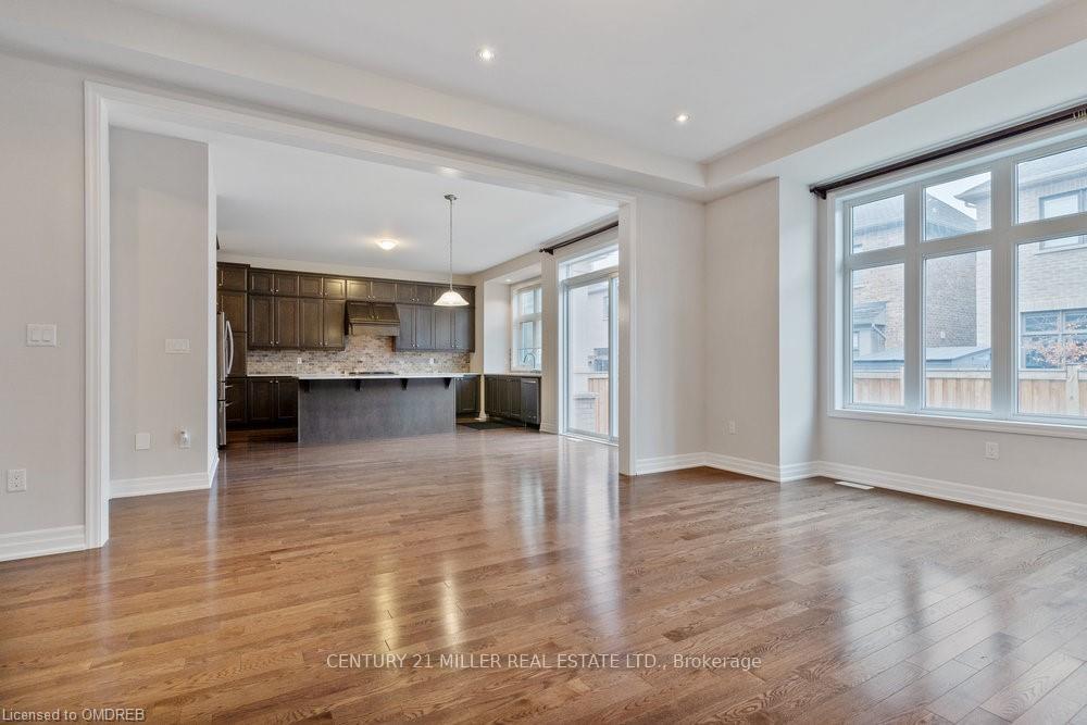 Photo 14 of 211 Magnolia Crescent, Oakville, Glenorchy — HOMEH