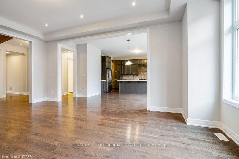 Photo 15 of 211 Magnolia Crescent, Oakville, Glenorchy — HOMEH