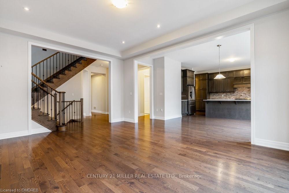 Photo 16 of 211 Magnolia Crescent, Oakville, Glenorchy — HOMEH