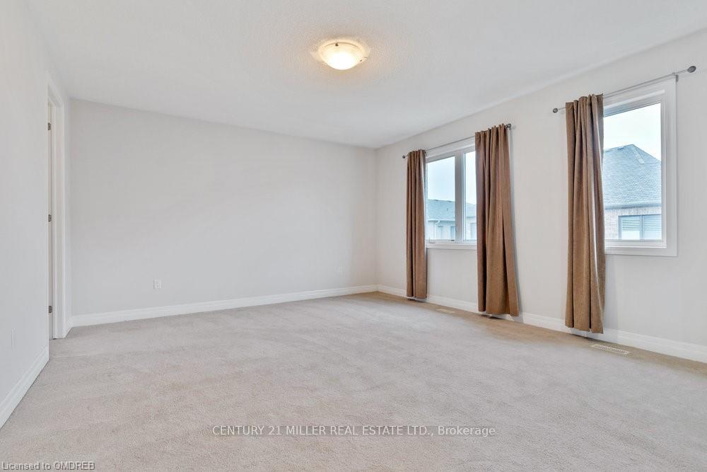 Photo 25 of 211 Magnolia Crescent, Oakville, Glenorchy — HOMEH