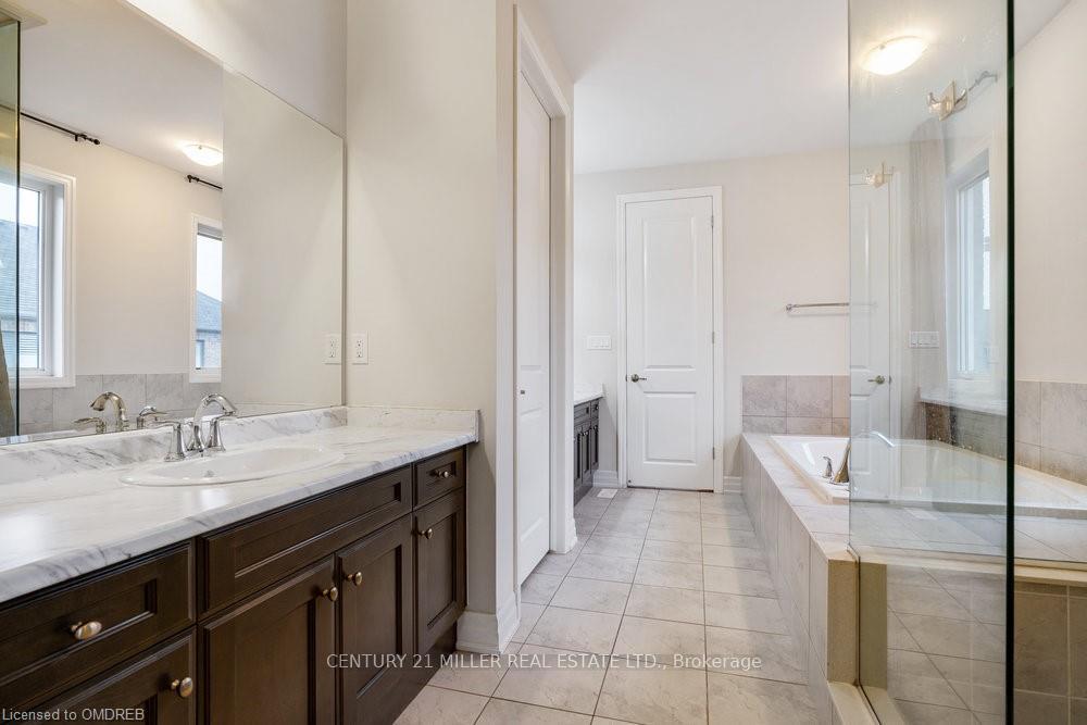 Photo 31 of 211 Magnolia Crescent, Oakville, Glenorchy — HOMEH