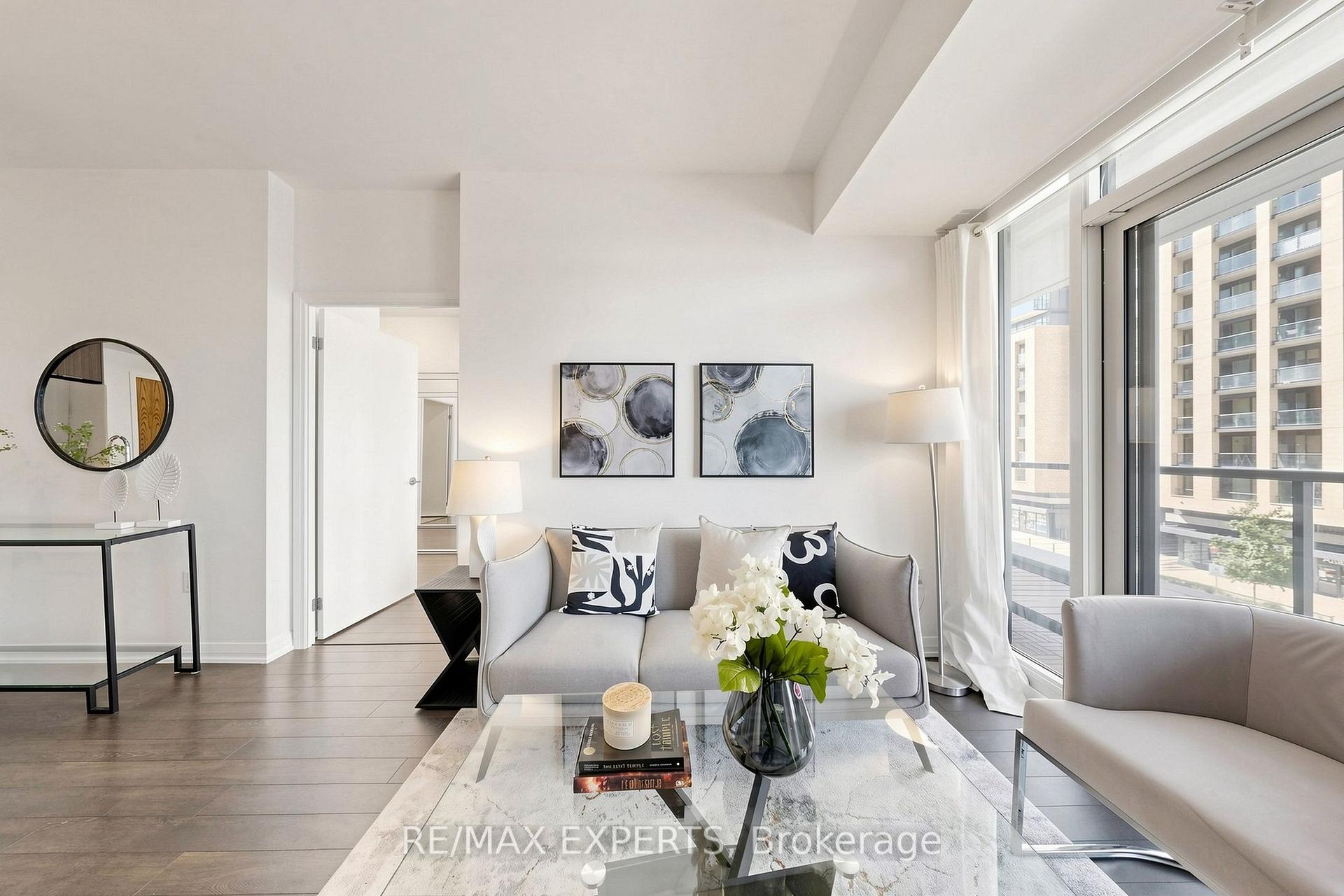 Photo 4 of Unit 302, 99 Eagle Rock Way, Vaughan, Rural Vaughan — HOMEH