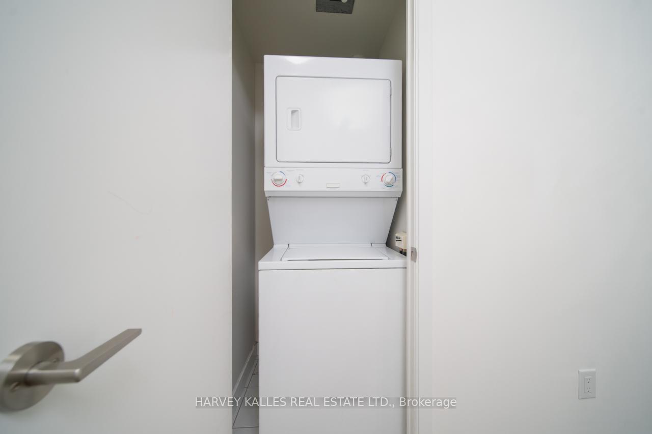 Photo 4 of Unit 4003, 33 Bay Street, Toronto, Waterfront Communities — HOMEH