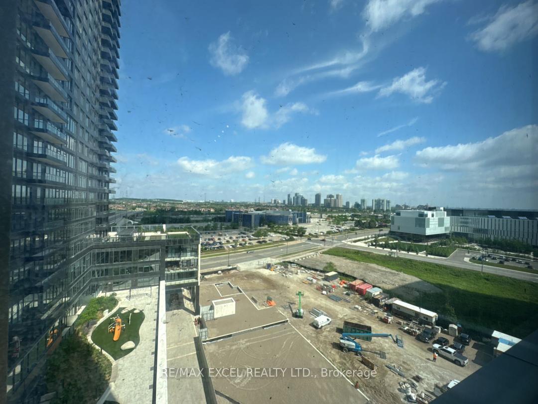 Photo 10 of Unit 902, 395 Square One Drive, Mississauga, City Centre — HOMEH