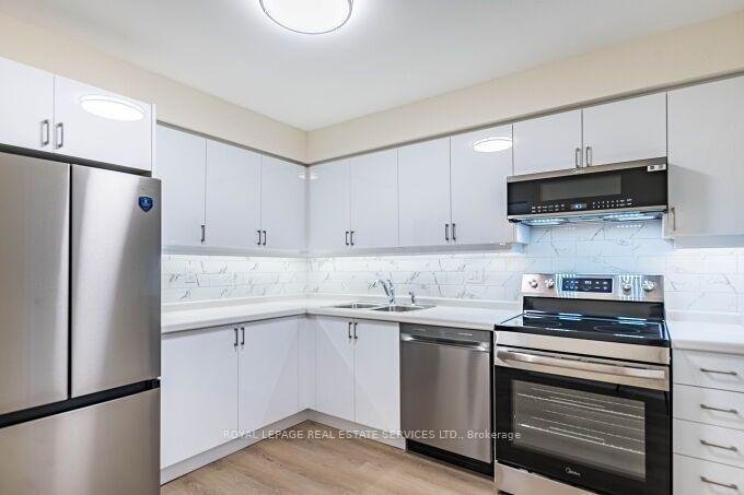 Photo 18 of Unit 2112, 1 Aberfoyle Crescent, Etobicoke, Islington-City Centre West — HOMEH