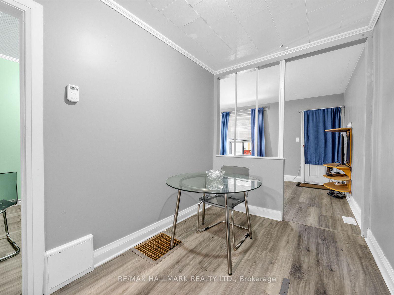 Photo 10 of 201 Linsmore Crescent, Toronto, Danforth Village-East York — HOMEH