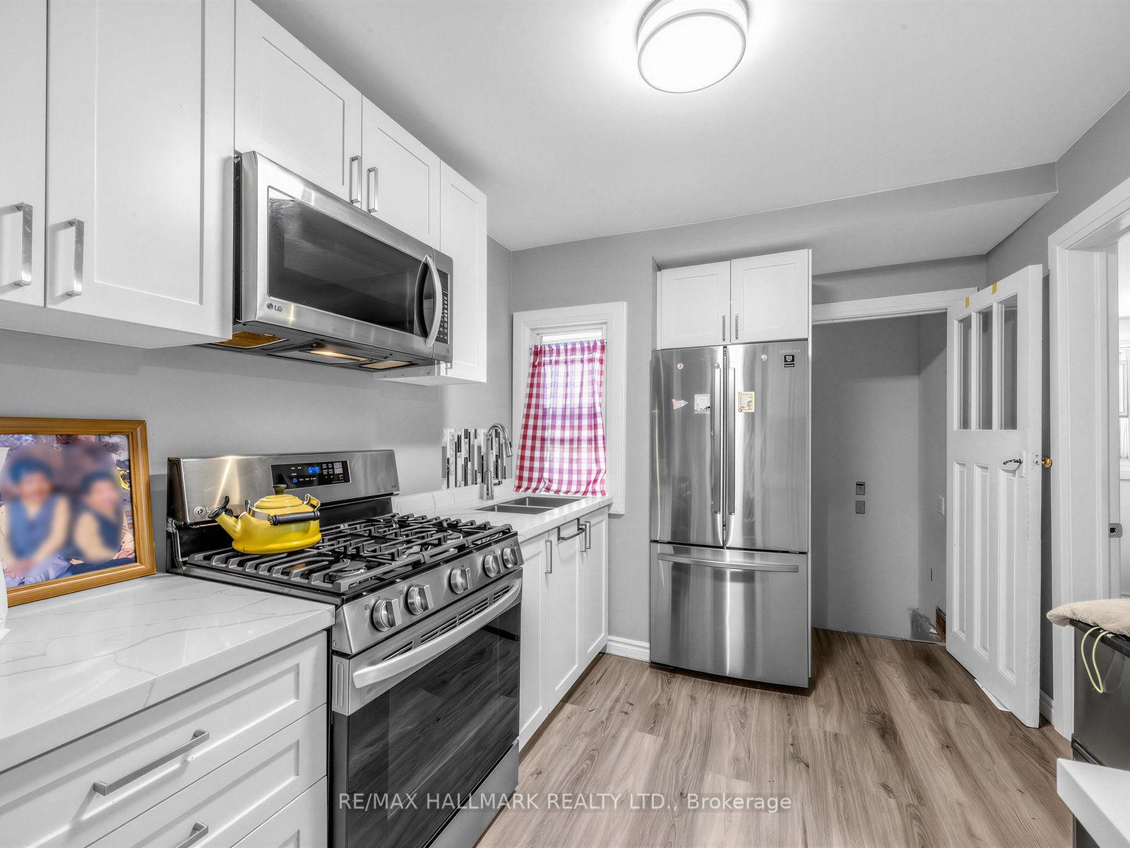 Photo 12 of 201 Linsmore Crescent, Toronto, Danforth Village-East York — HOMEH