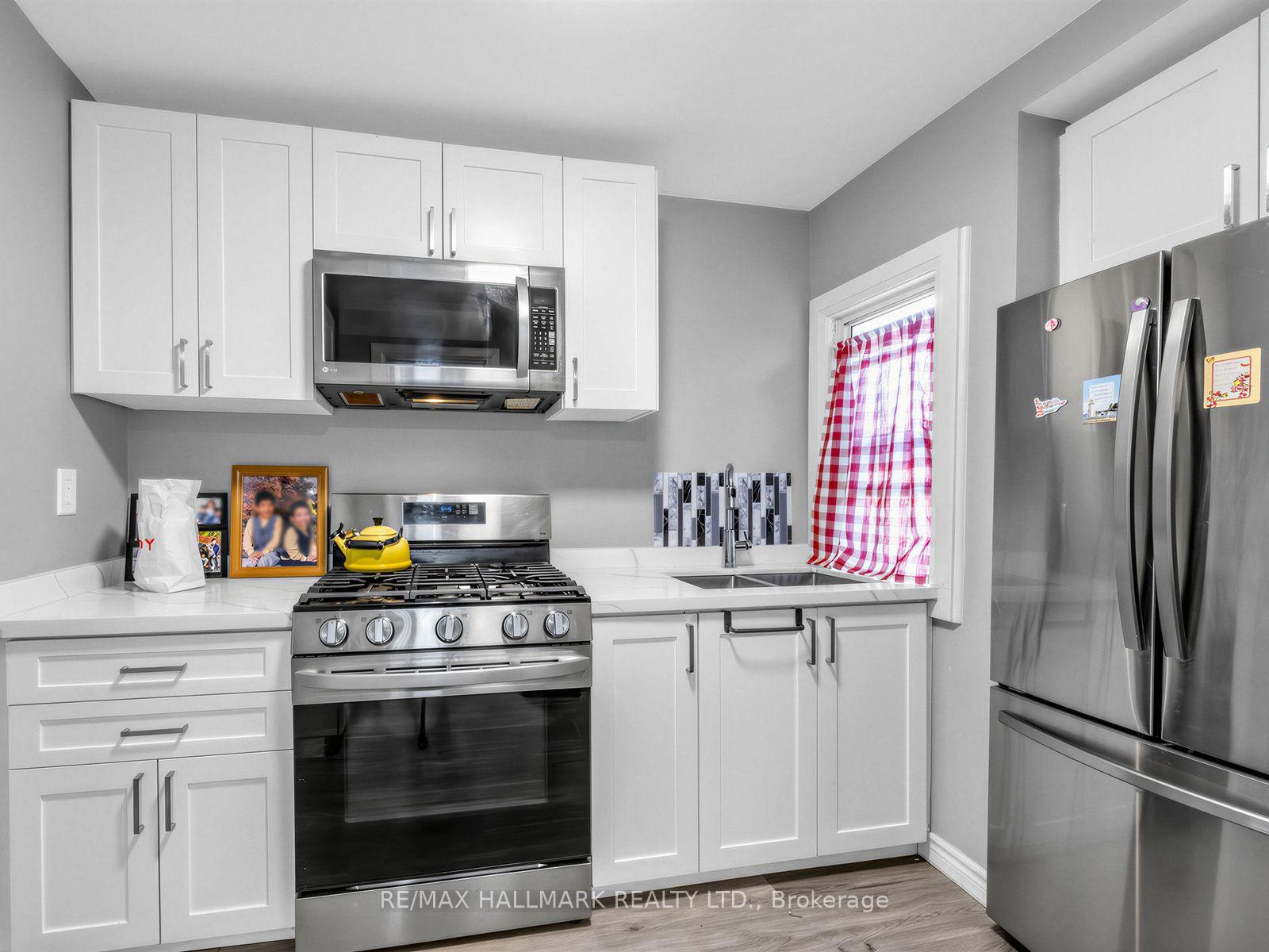 Photo 14 of 201 Linsmore Crescent, Toronto, Danforth Village-East York — HOMEH