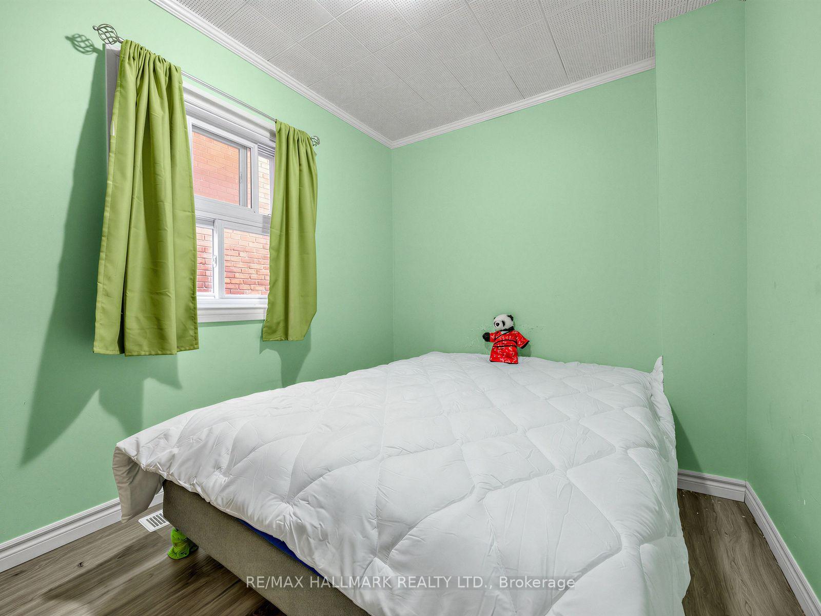 Photo 17 of 201 Linsmore Crescent, Toronto, Danforth Village-East York — HOMEH