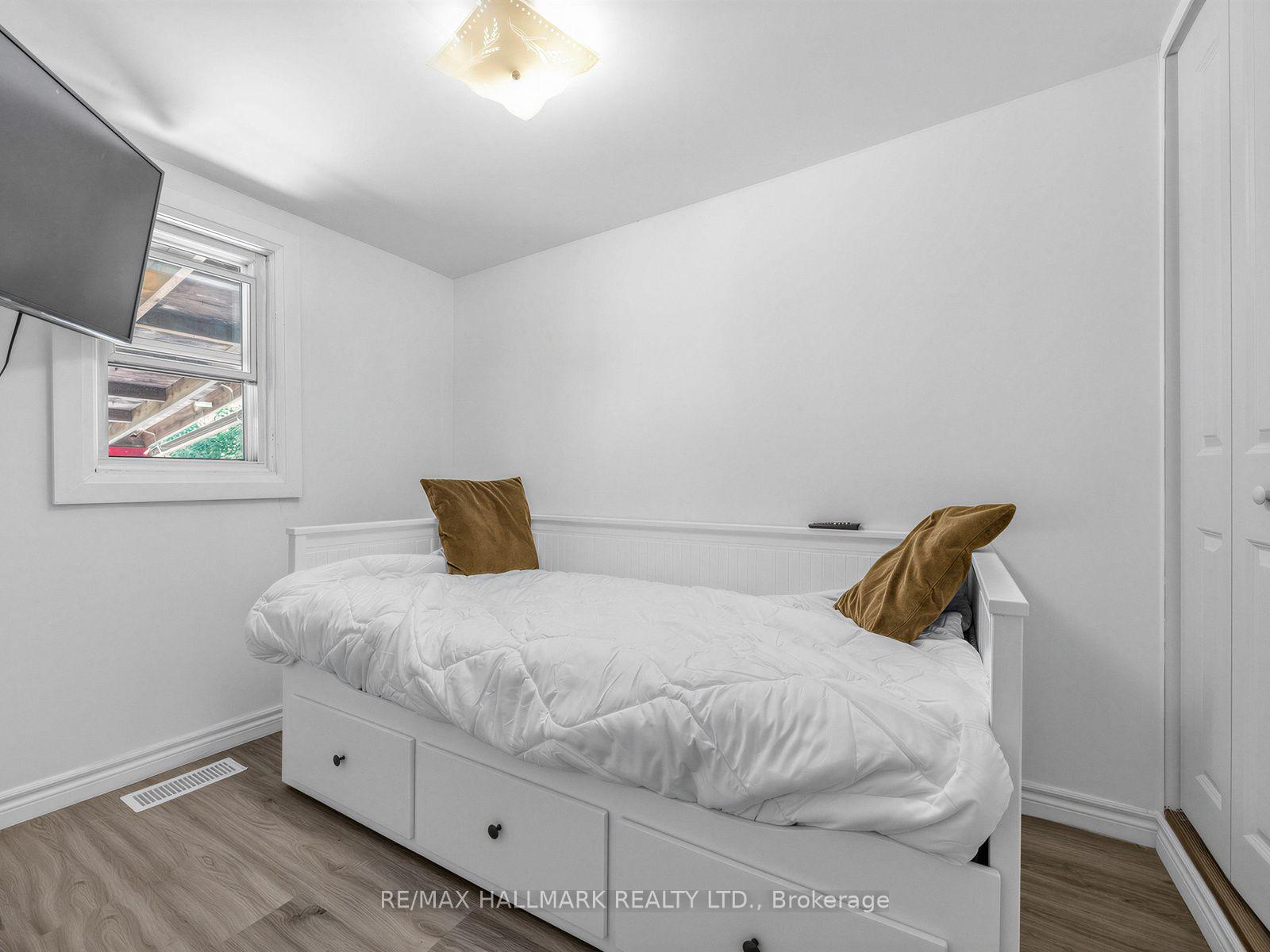Photo 18 of 201 Linsmore Crescent, Toronto, Danforth Village-East York — HOMEH