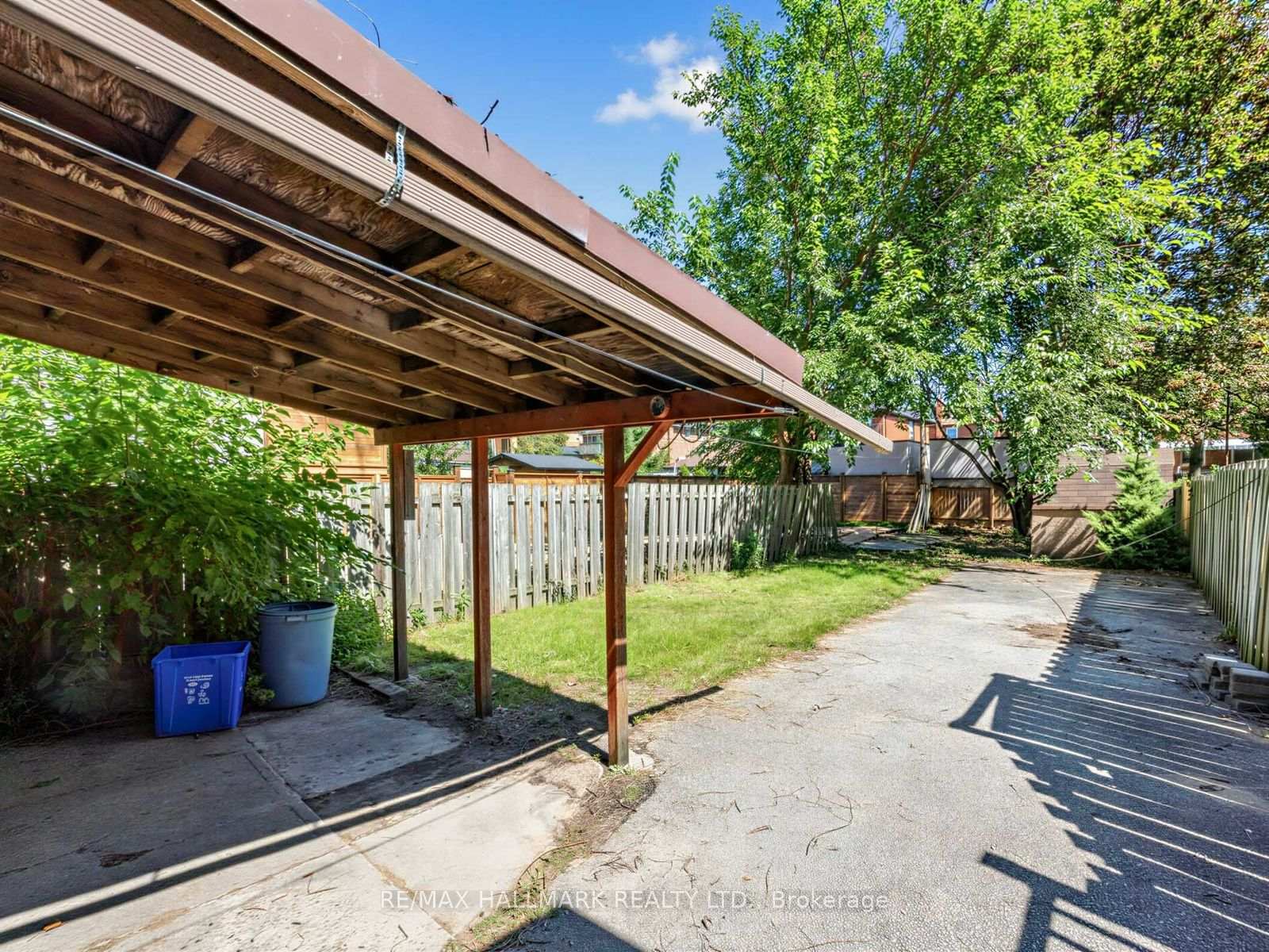 Photo 21 of 201 Linsmore Crescent, Toronto, Danforth Village-East York — HOMEH