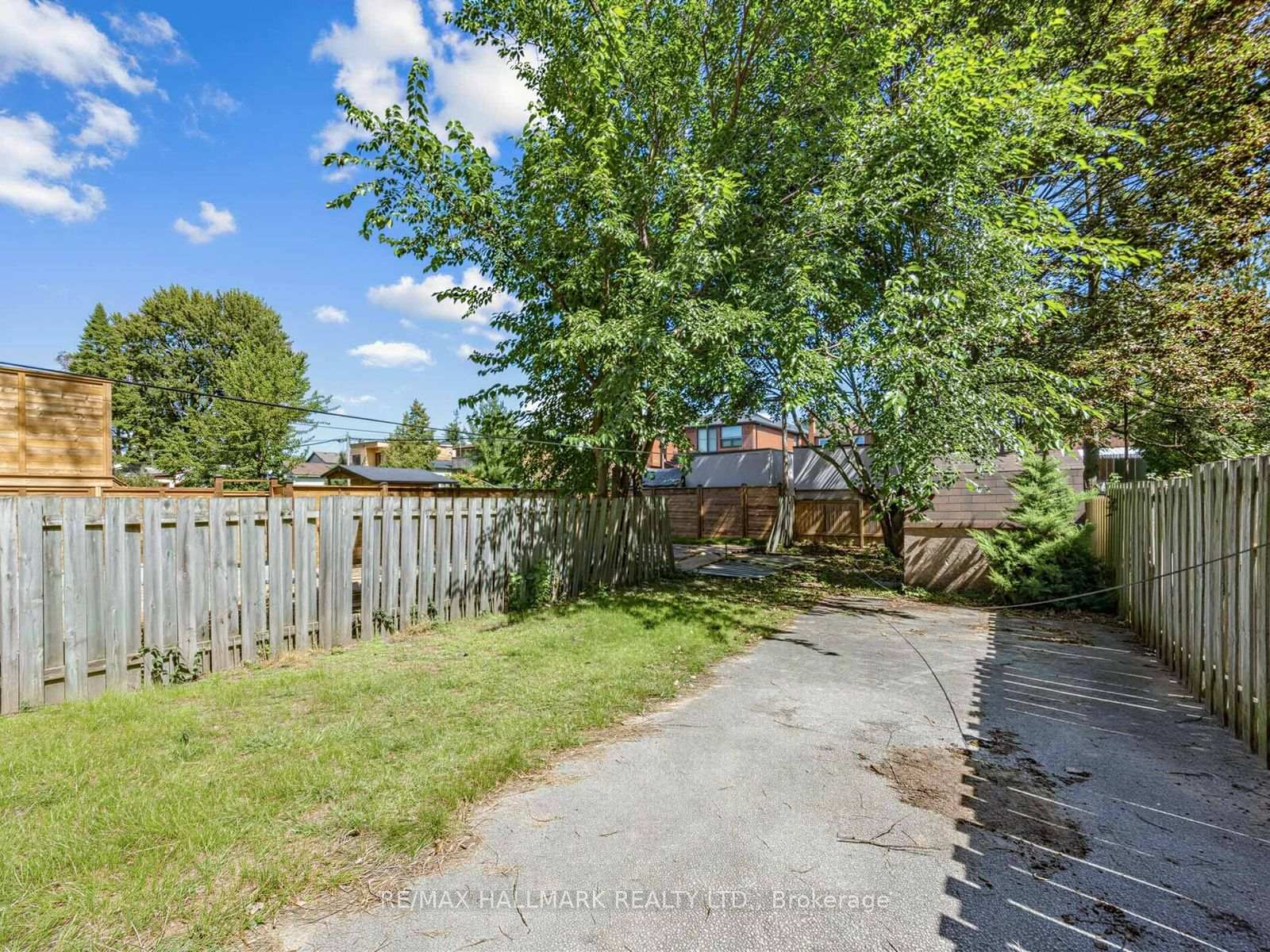 Photo 22 of 201 Linsmore Crescent, Toronto, Danforth Village-East York — HOMEH