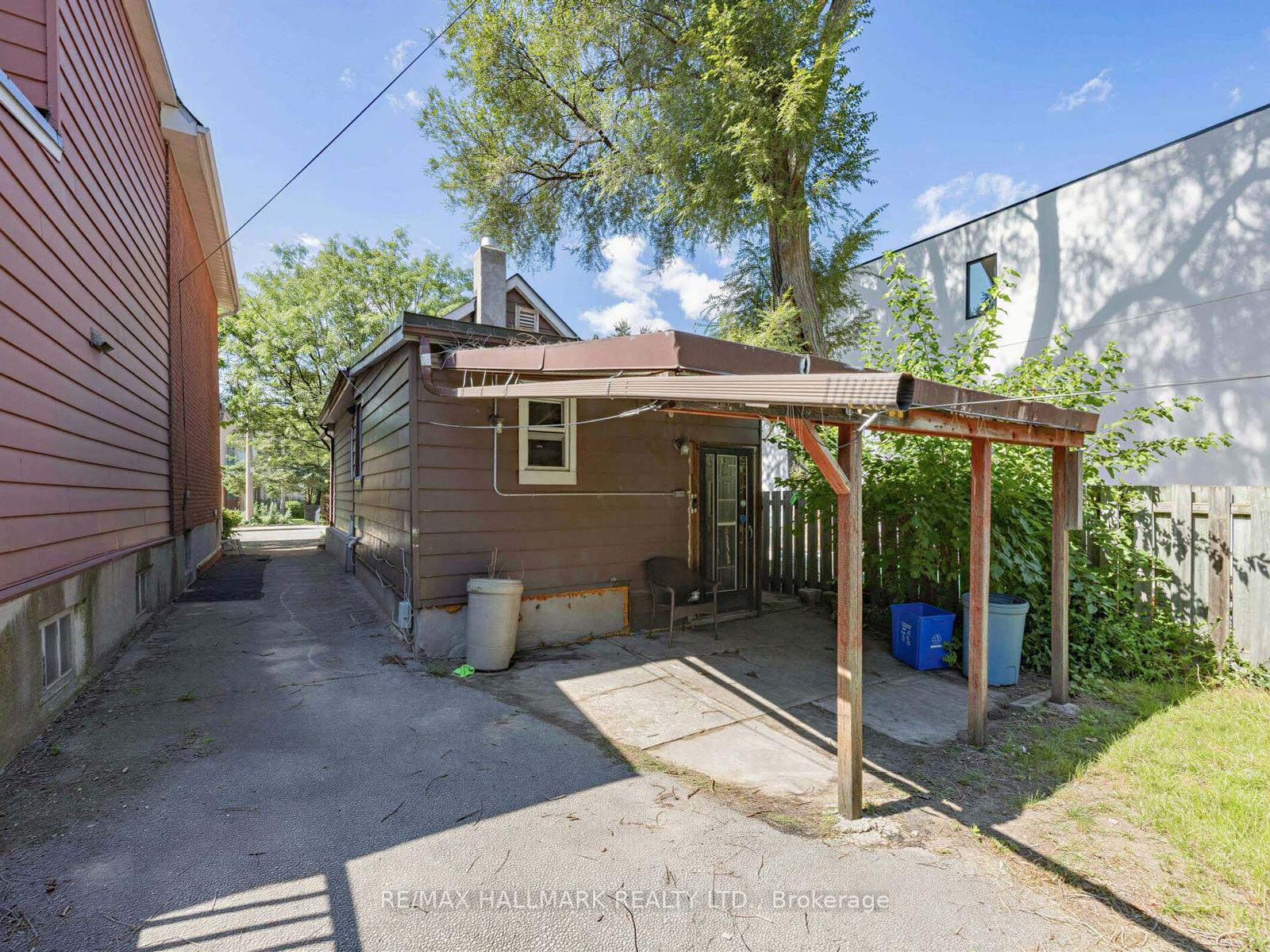 Photo 27 of 201 Linsmore Crescent, Toronto, Danforth Village-East York — HOMEH