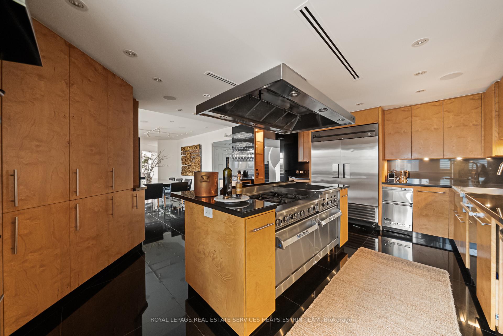 Photo 14 of Unit PH1, 2 Lynwood Avenue, Toronto, Casa Loma — HOMEH