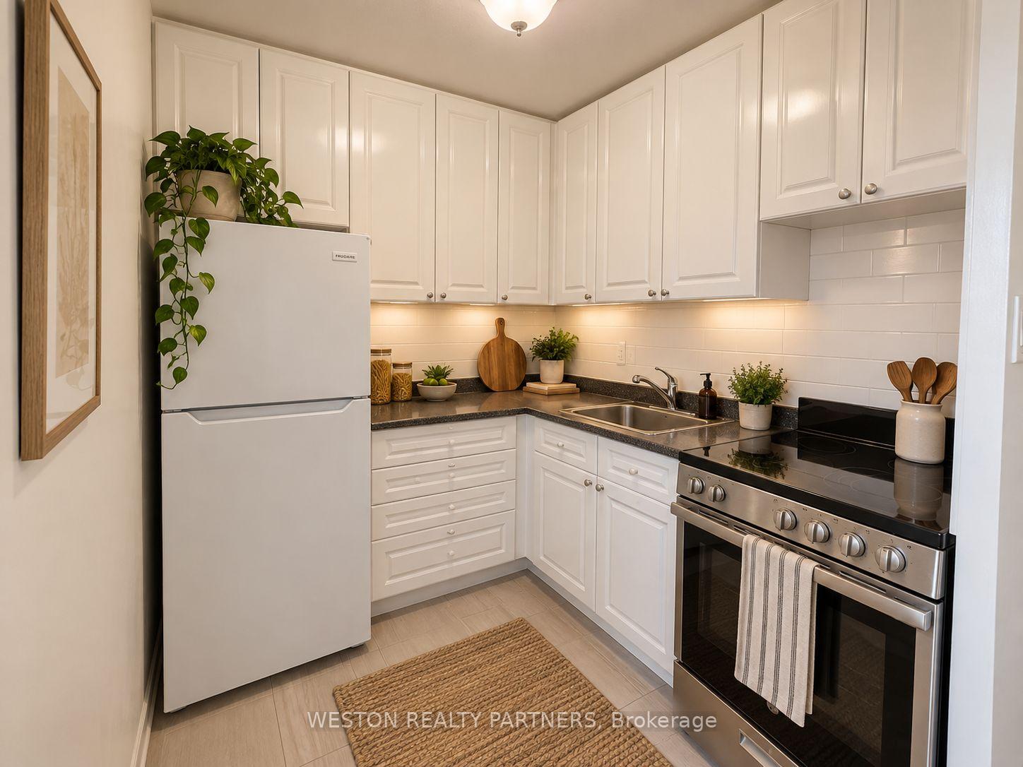 Photo 3 of Unit 605, 88 Wellesley Street E, Toronto, Church-Yonge Corridor — HOMEH