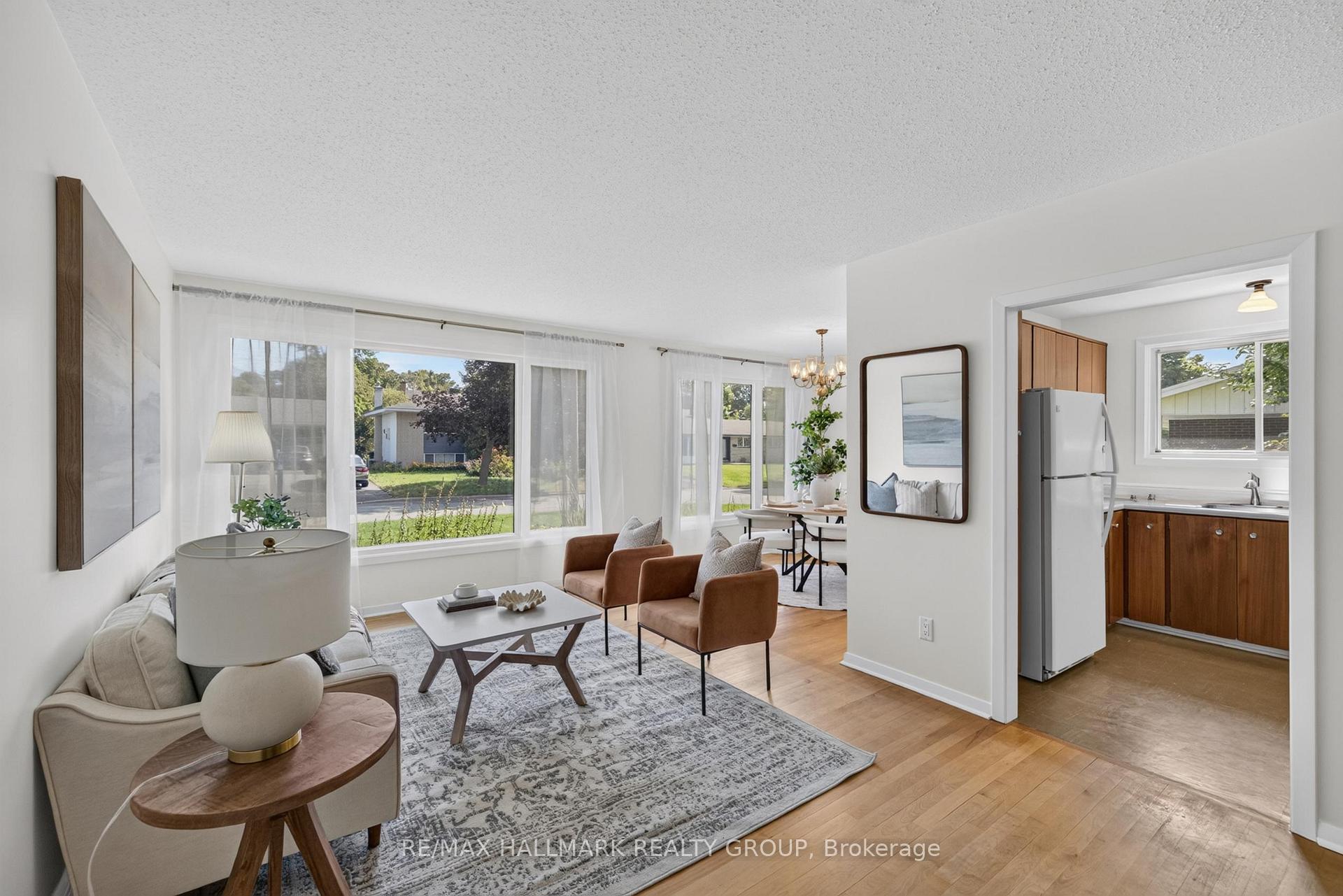 Photo 2 of 3051 Cowan Crescent, Ottawa, Riverside Park South — HOMEH