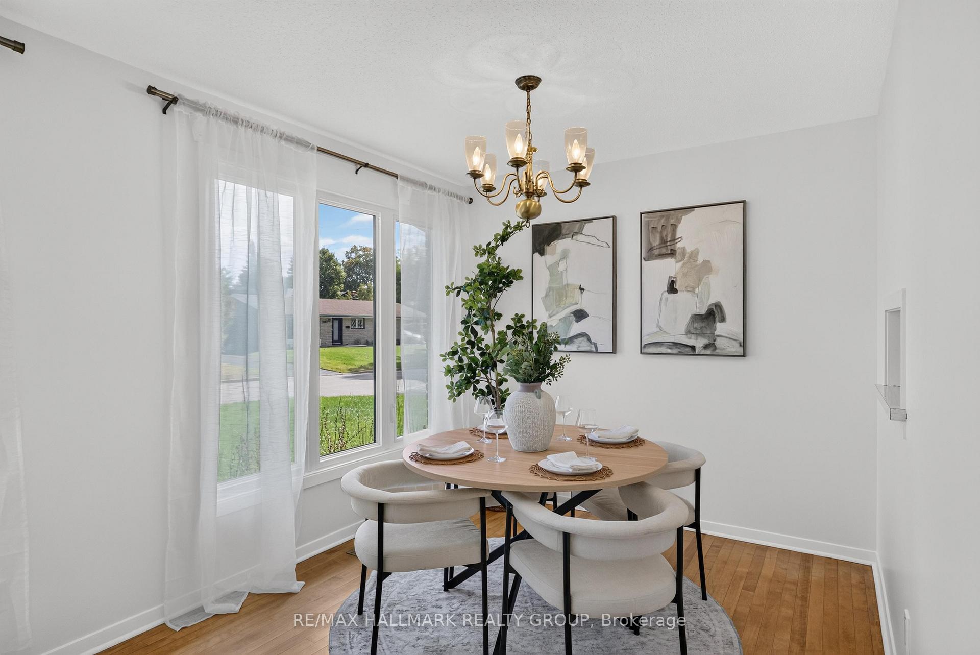 Photo 6 of 3051 Cowan Crescent, Ottawa, Riverside Park South — HOMEH