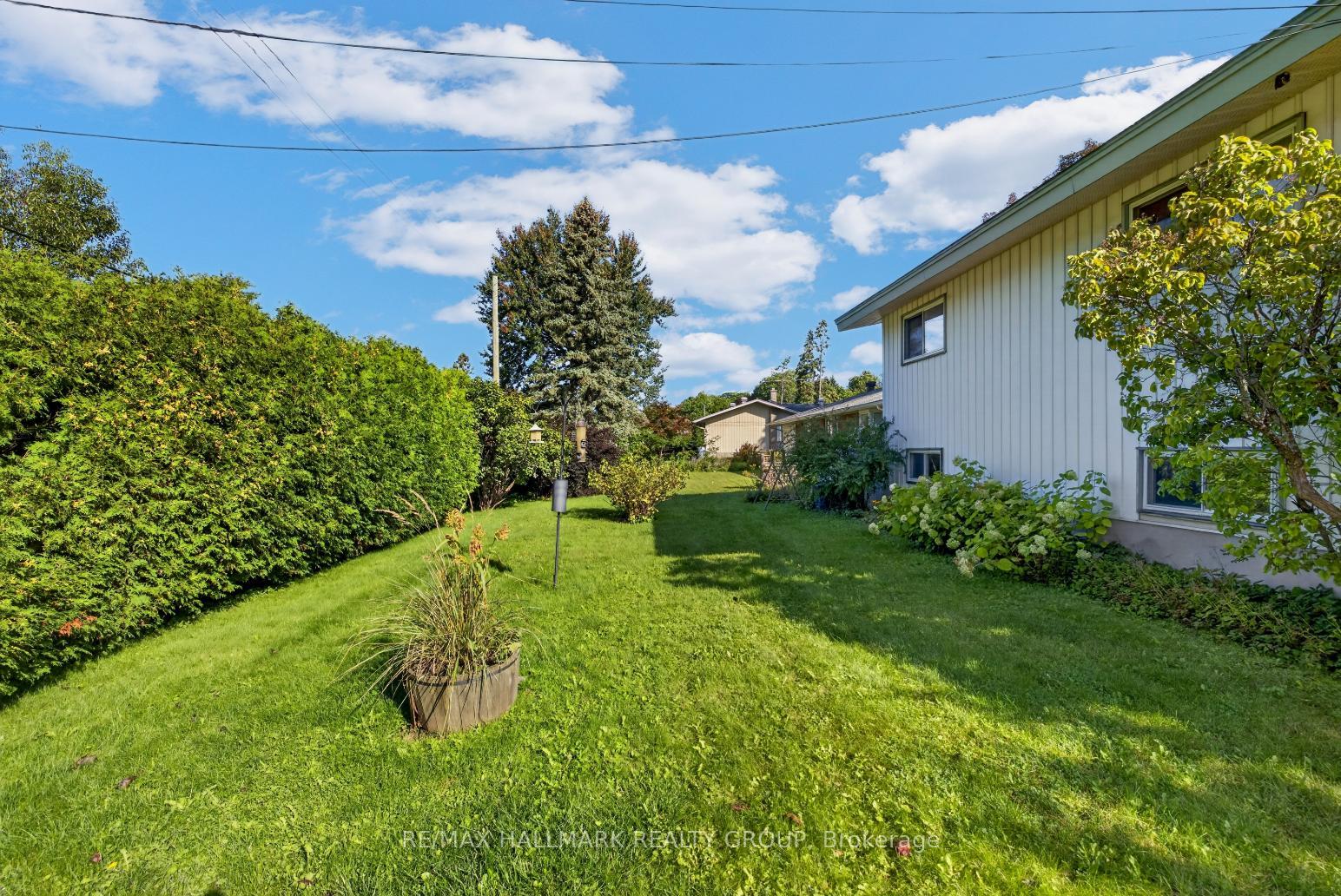 Photo 22 of 3051 Cowan Crescent, Ottawa, Riverside Park South — HOMEH