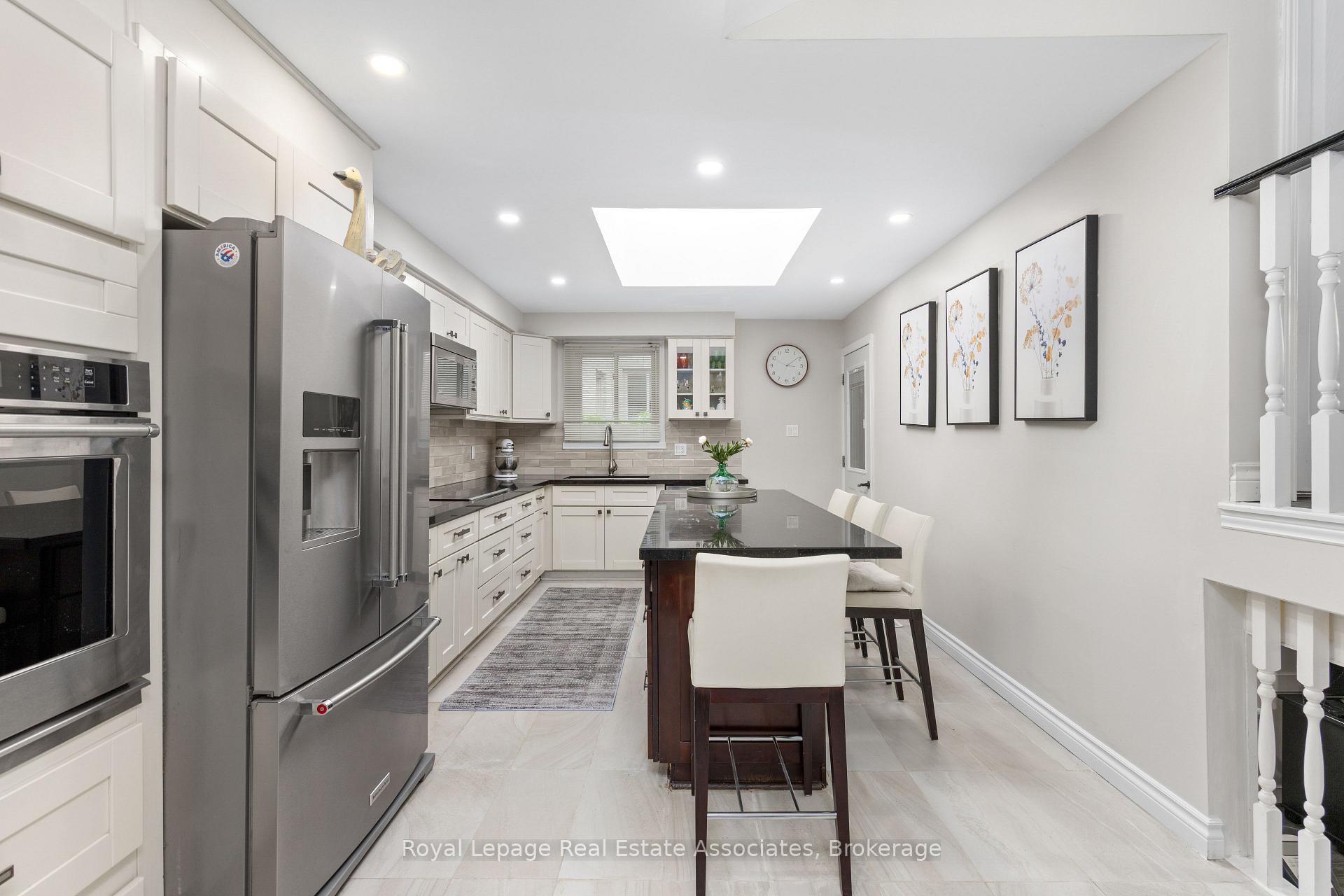 Photo 10 of 537 Mathewman Crescent, Burlington, Appleby — HOMEH