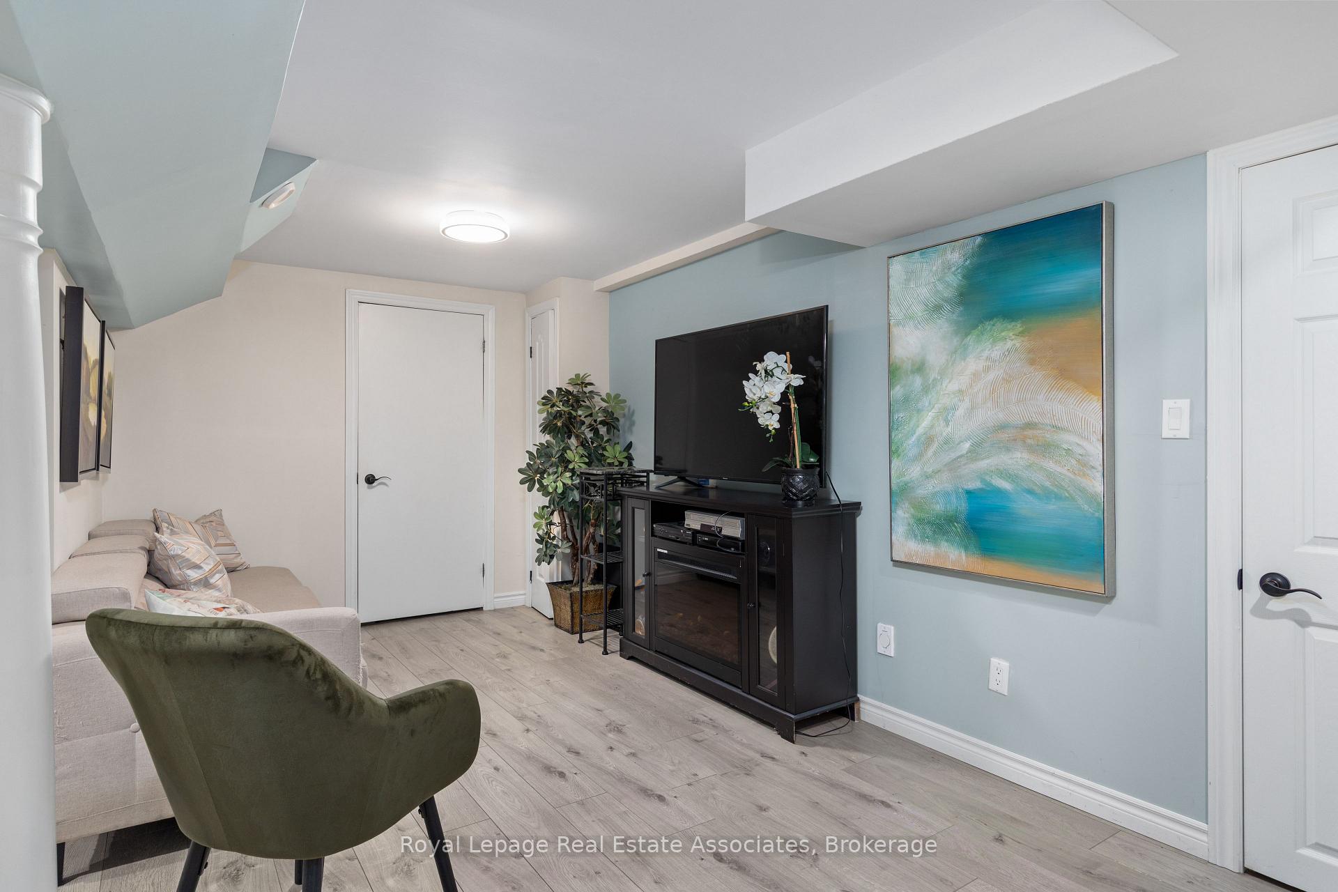 Photo 22 of 537 Mathewman Crescent, Burlington, Appleby — HOMEH