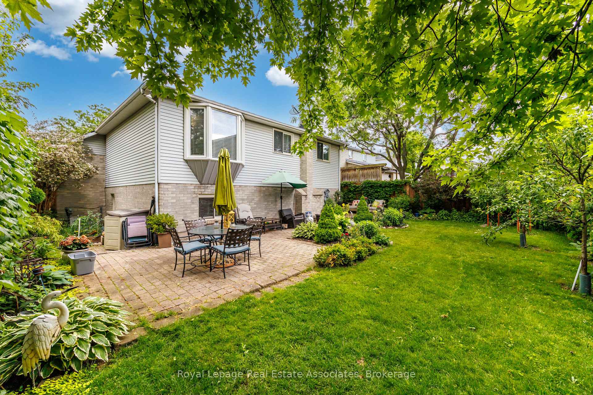 Photo 30 of 537 Mathewman Crescent, Burlington, Appleby — HOMEH