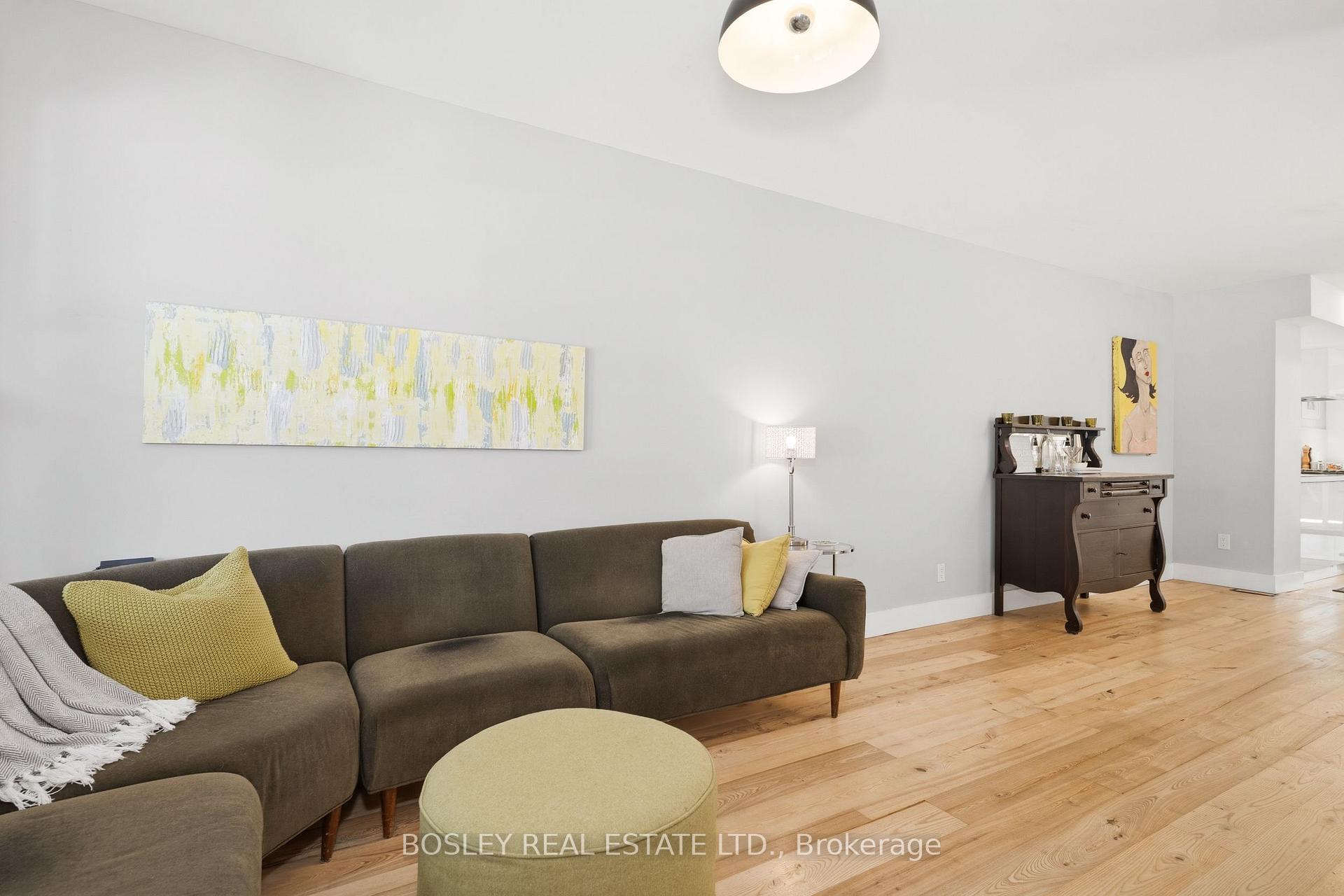 Photo 7 of 55 Algoma Street, Etobicoke, Mimico — HOMEH