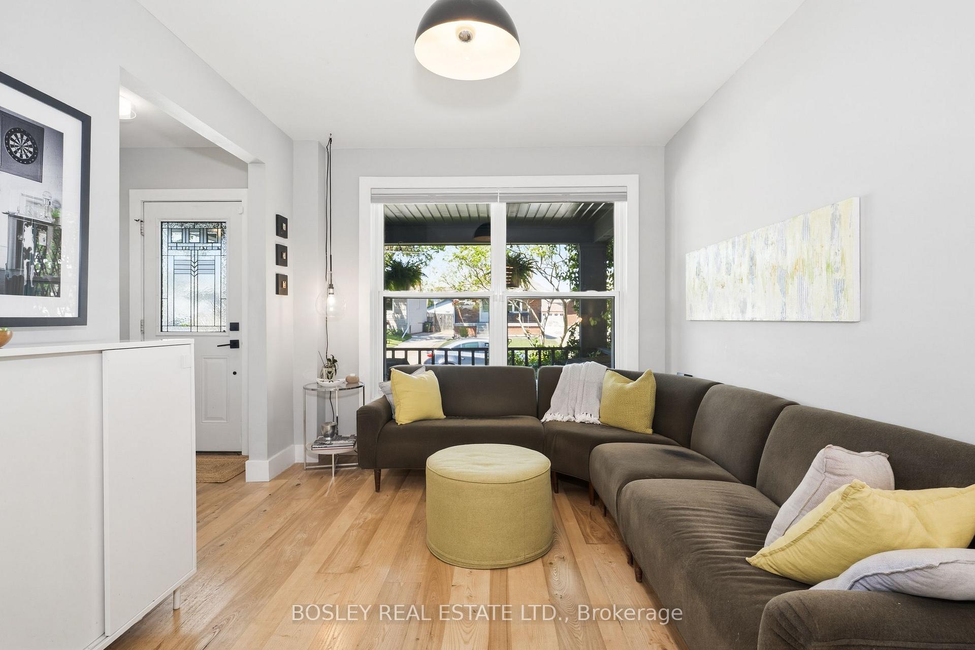Photo 10 of 55 Algoma Street, Etobicoke, Mimico — HOMEH