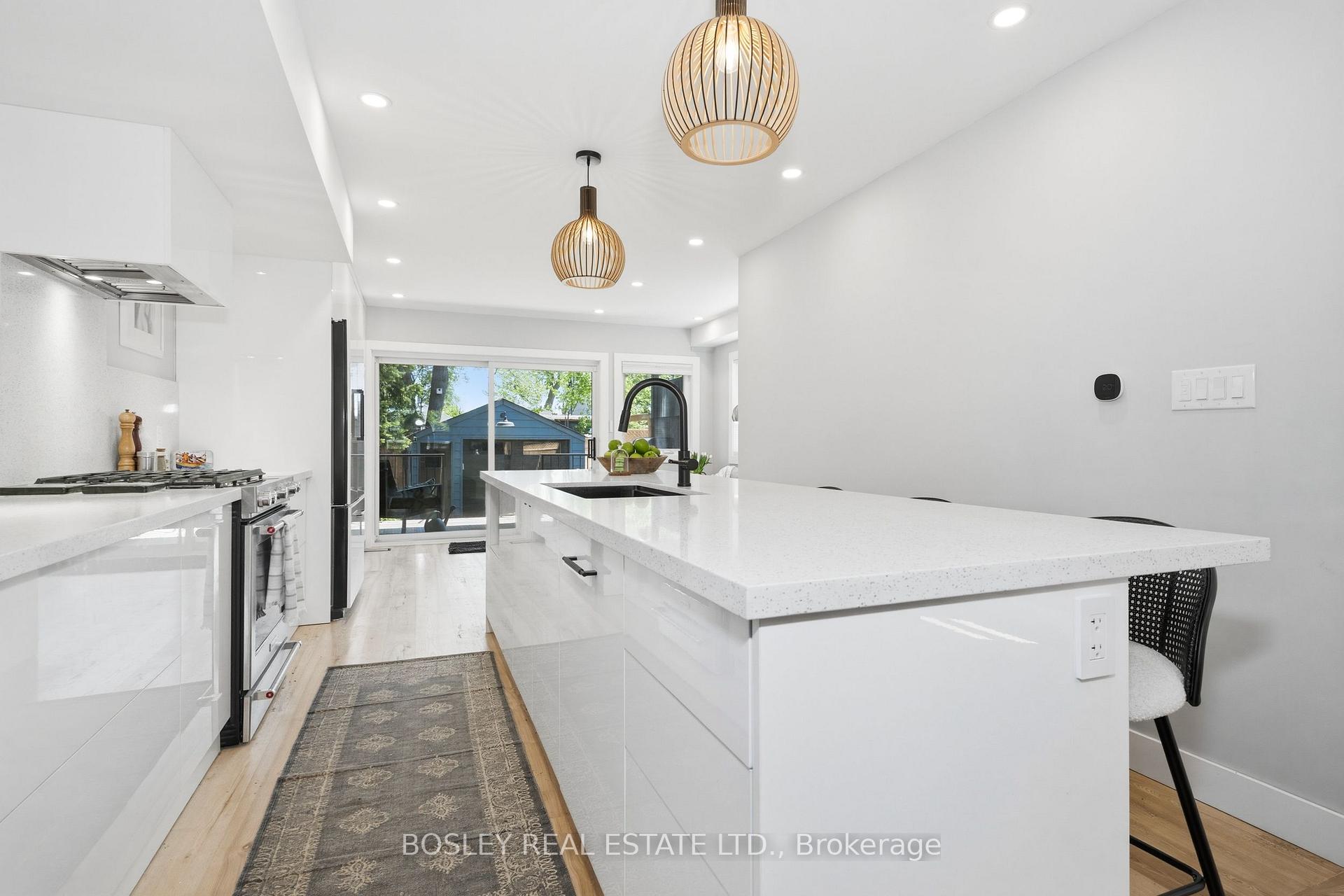 Photo 25 of 55 Algoma Street, Etobicoke, Mimico — HOMEH