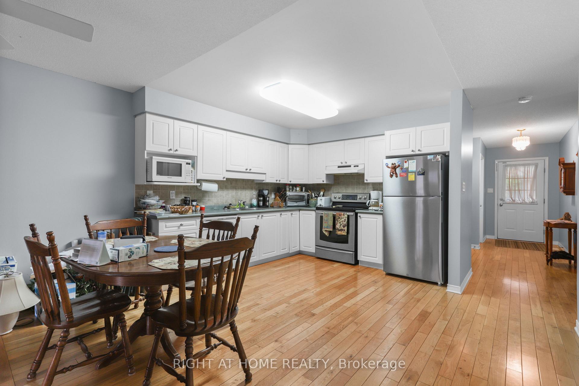 Photo 5 of Unit 12, 215 North Centre Road, London, North B — HOMEH
