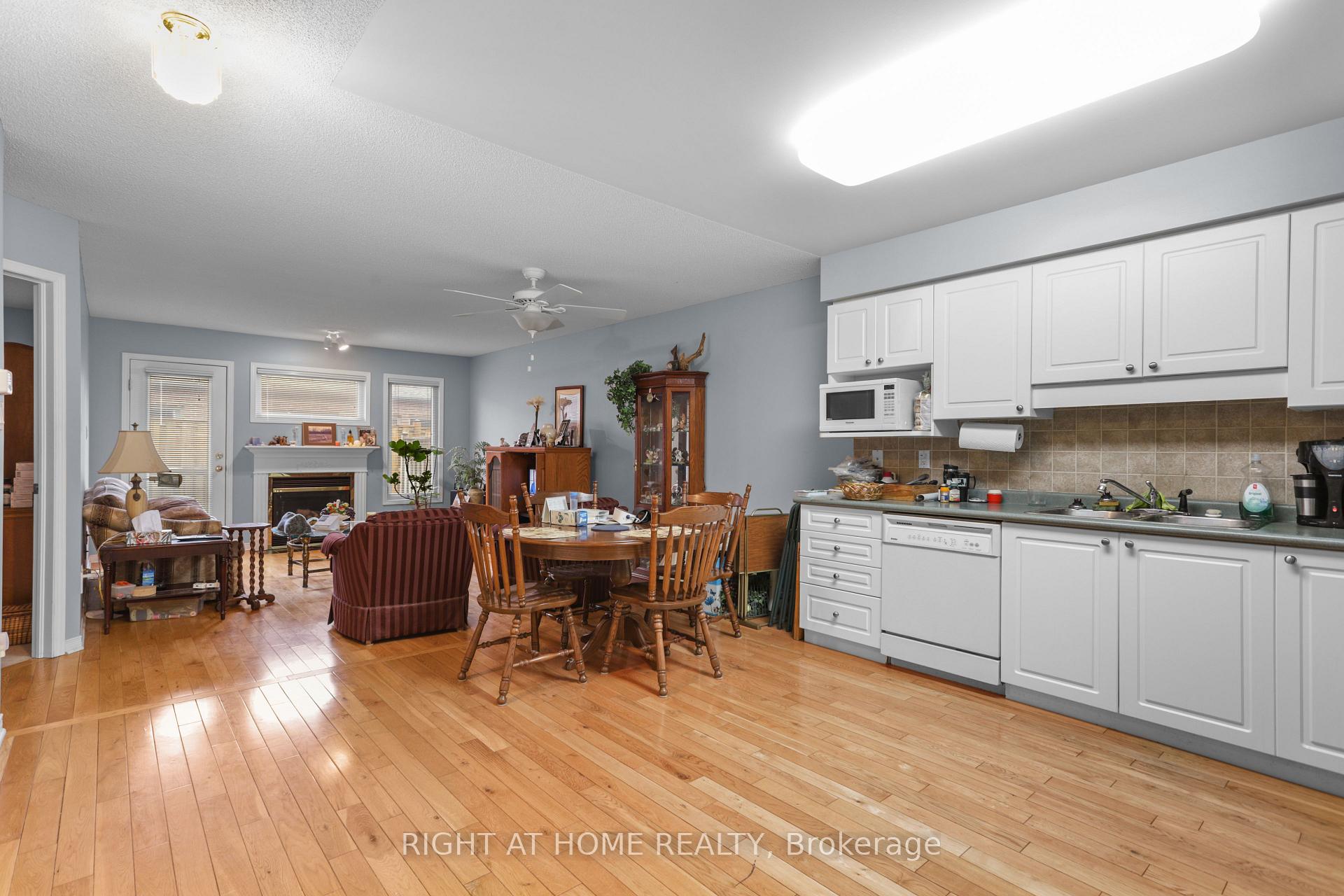 Photo 6 of Unit 12, 215 North Centre Road, London, North B — HOMEH
