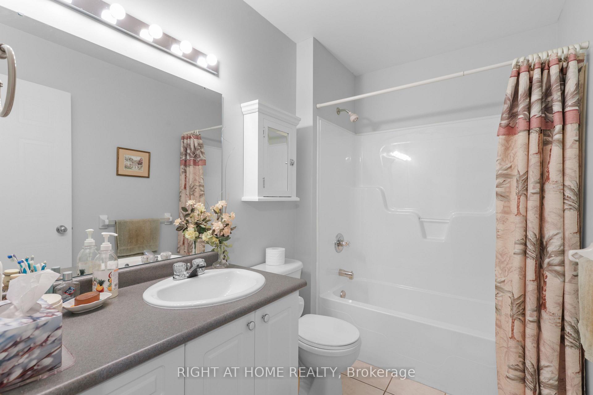 Photo 17 of Unit 12, 215 North Centre Road, London, North B — HOMEH