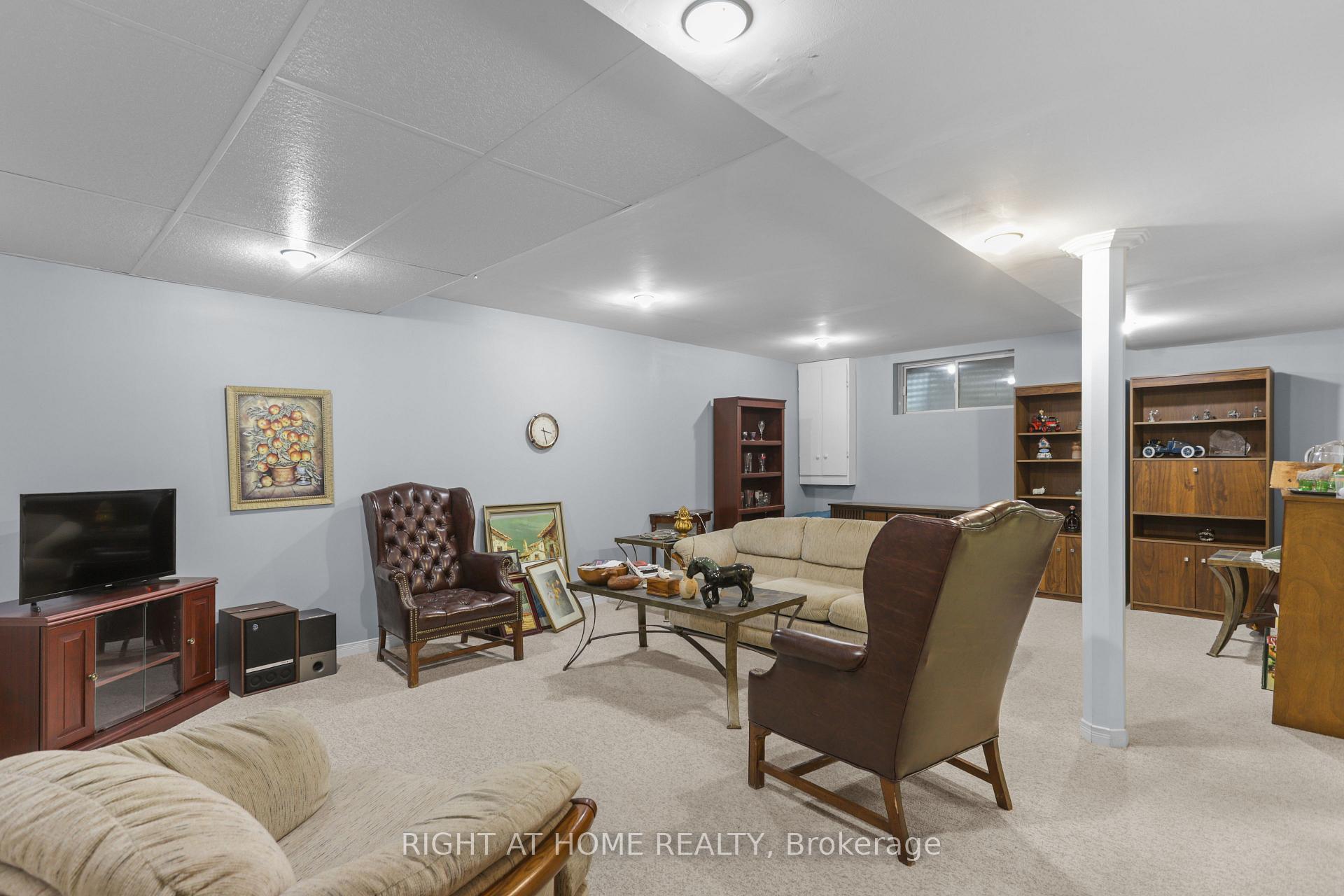 Photo 18 of Unit 12, 215 North Centre Road, London, North B — HOMEH