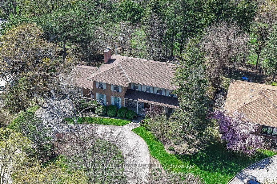 Photo 5 of 38 Fifeshire Road, North York, St. Andrew-Windfields — HOMEH