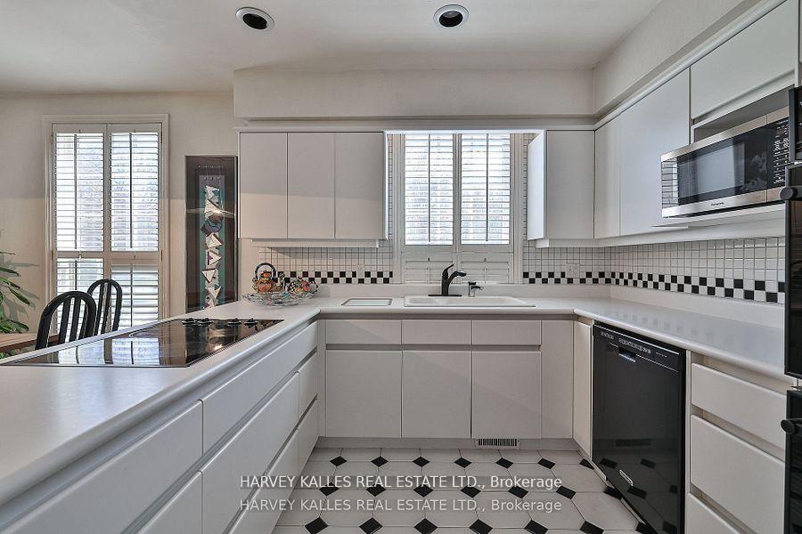 Photo 11 of 38 Fifeshire Road, North York, St. Andrew-Windfields — HOMEH