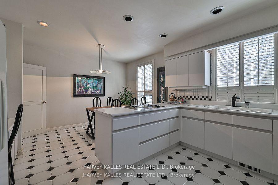 Photo 12 of 38 Fifeshire Road, North York, St. Andrew-Windfields — HOMEH