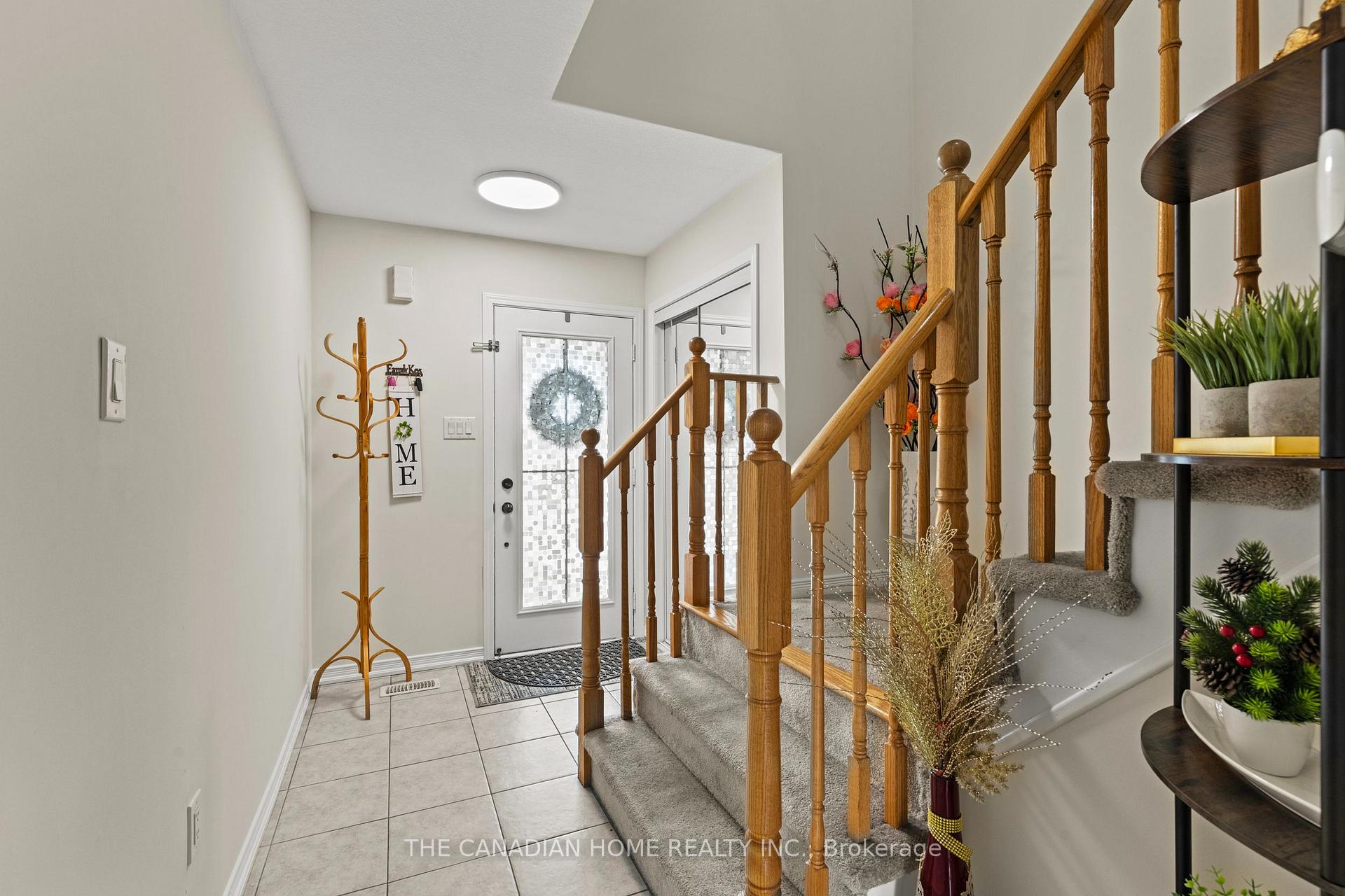 Photo 6 of 8470 Hickory Lane N, Niagara Falls, Brown — HOMEH