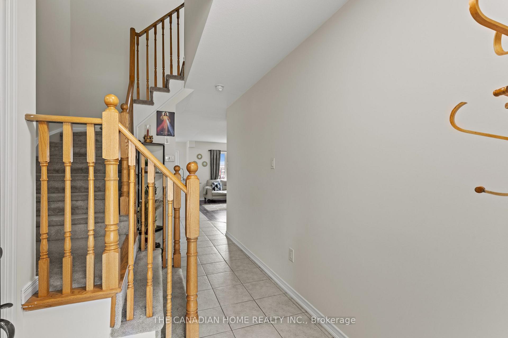 Photo 7 of 8470 Hickory Lane N, Niagara Falls, Brown — HOMEH