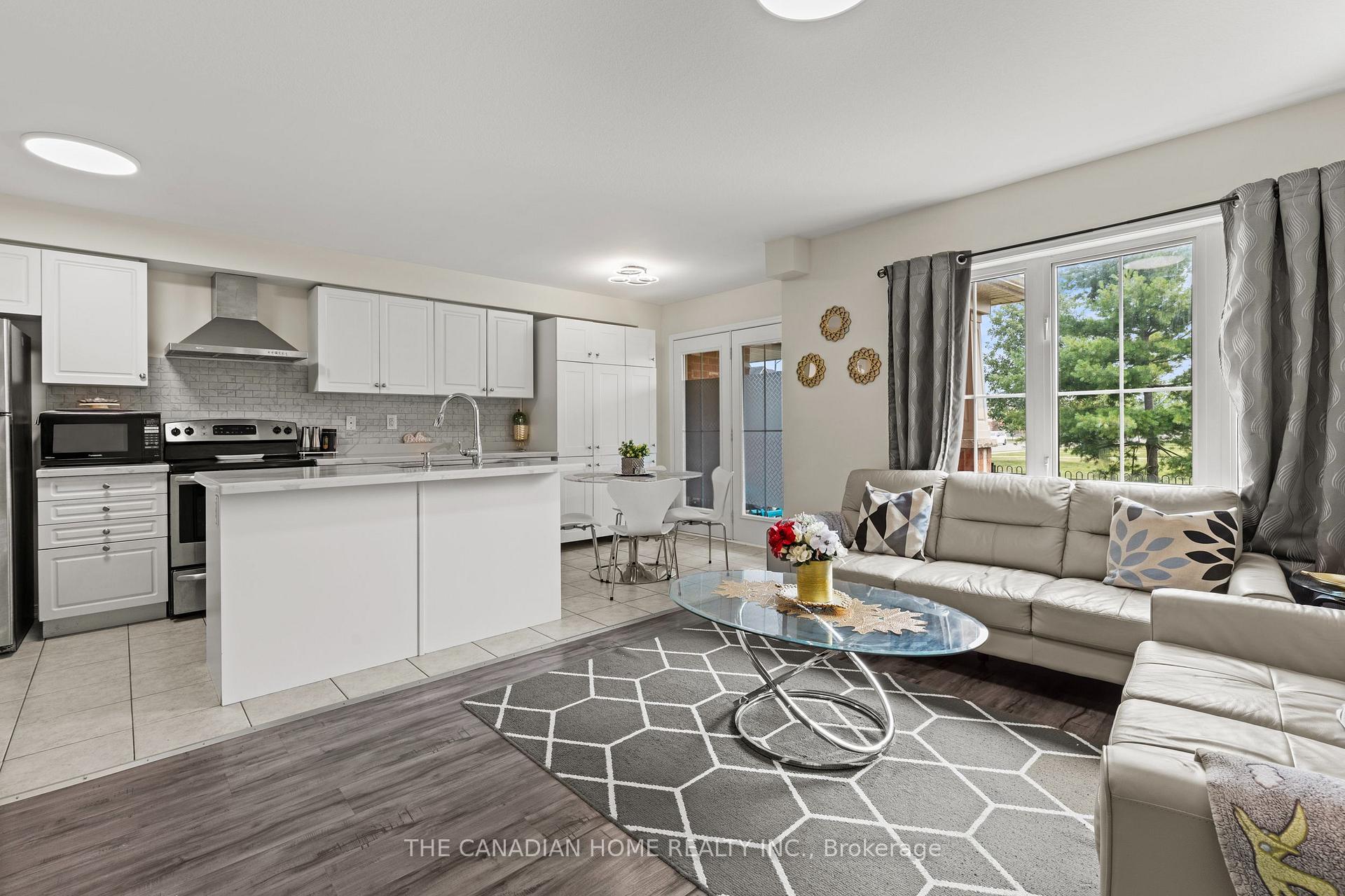 Photo 9 of 8470 Hickory Lane N, Niagara Falls, Brown — HOMEH